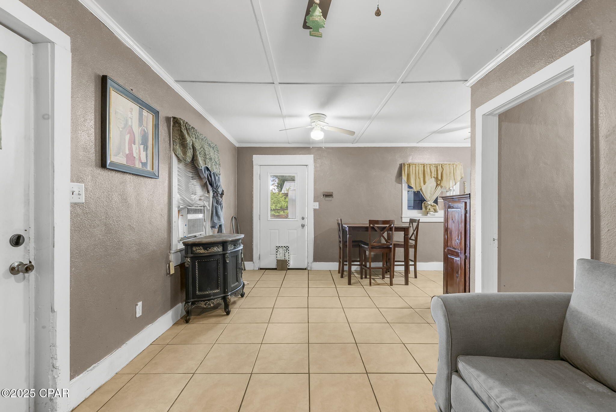 616 E 4th Court