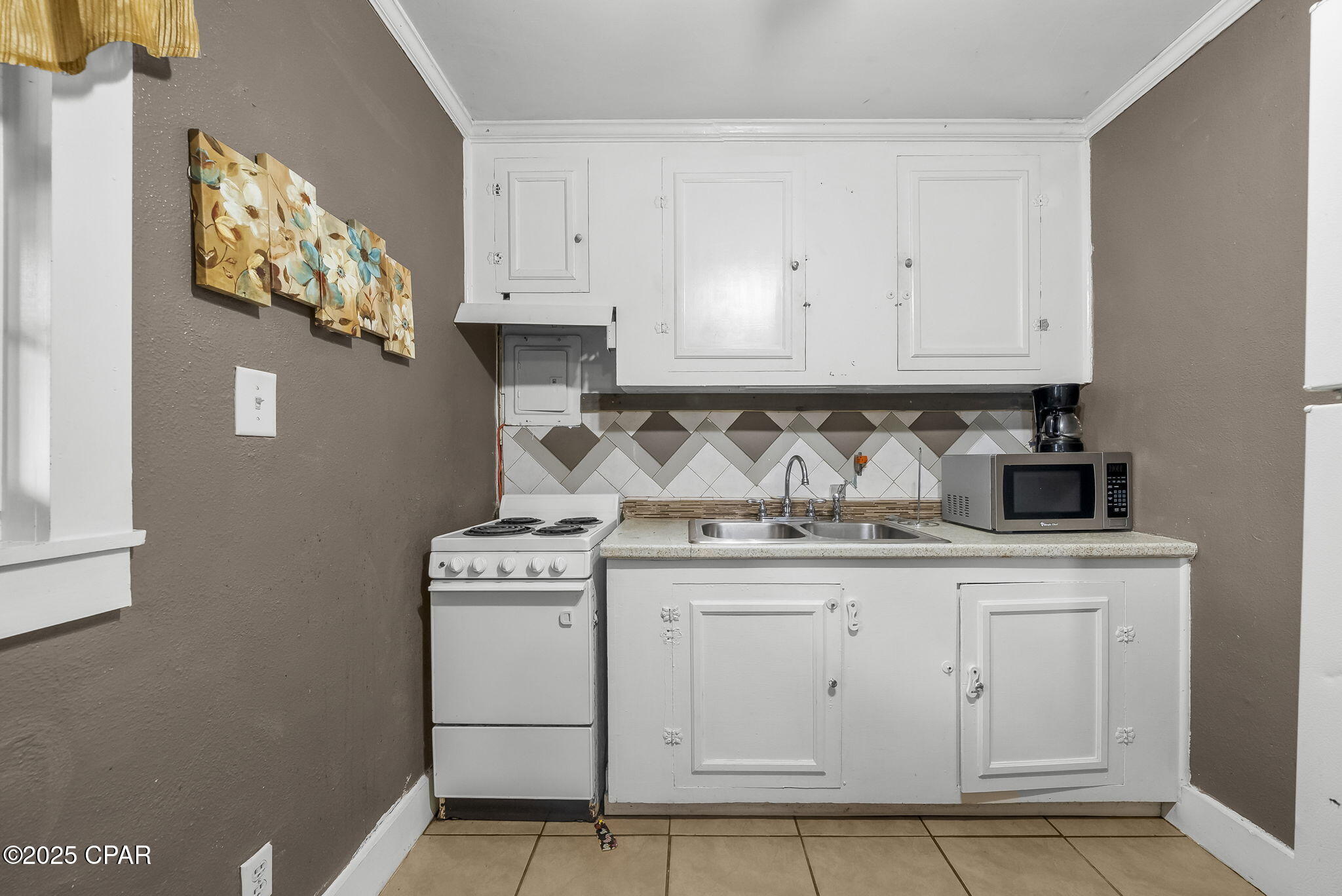 616 E 4th Court