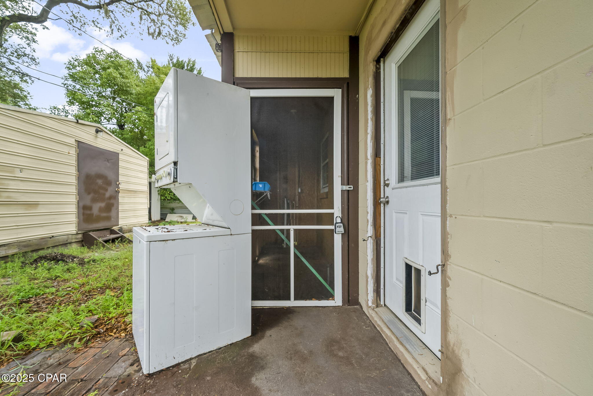 616 E 4th Court