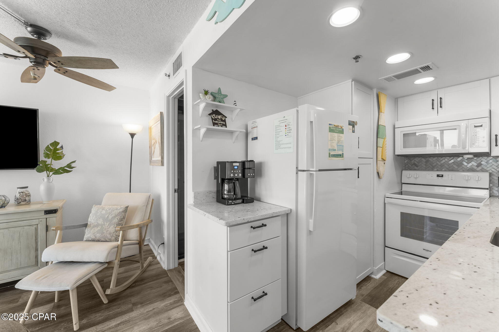 9850 S Thomas Drive 404E