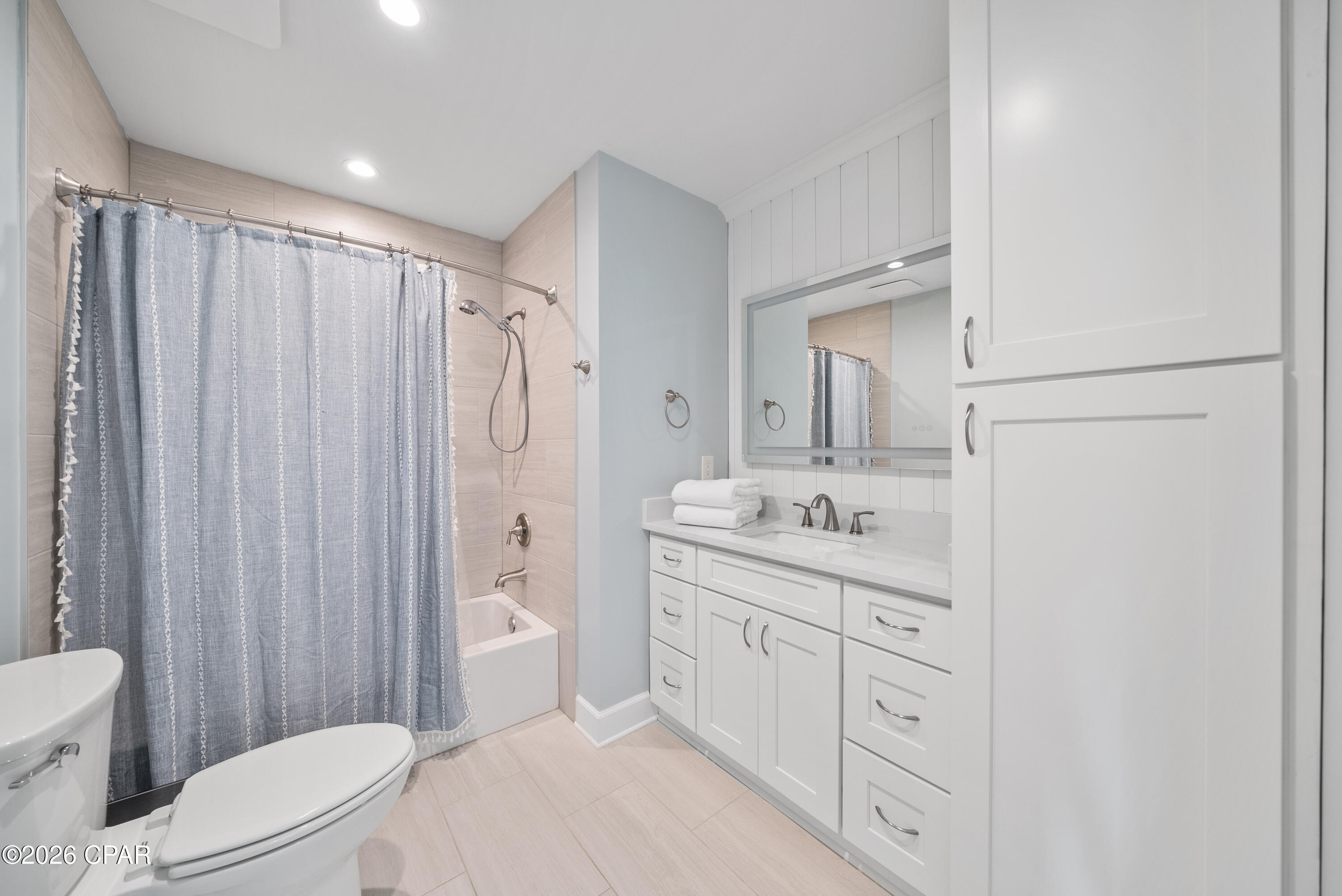 121 Lakeside Circle Unit A