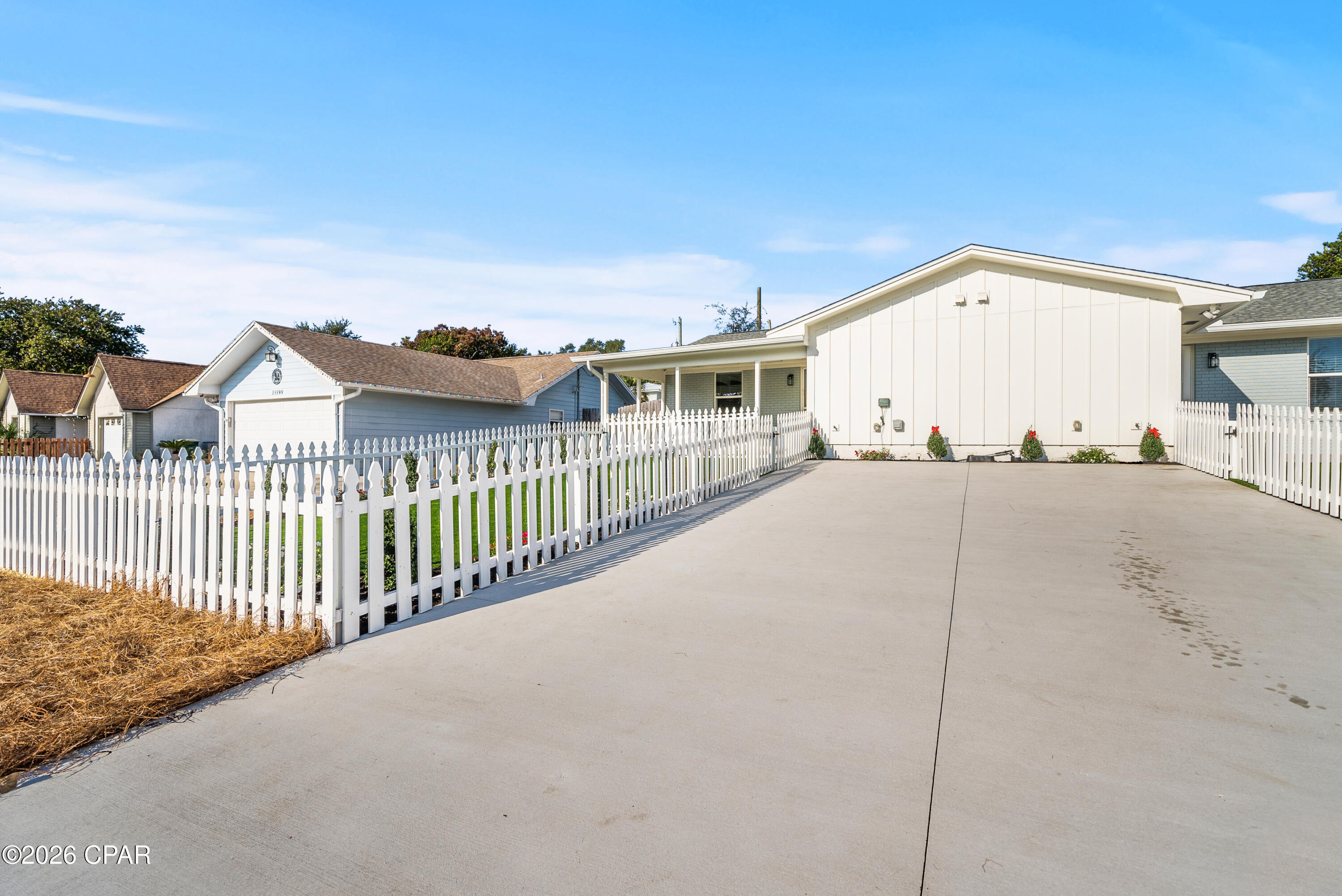 121 Lakeside Circle Unit B