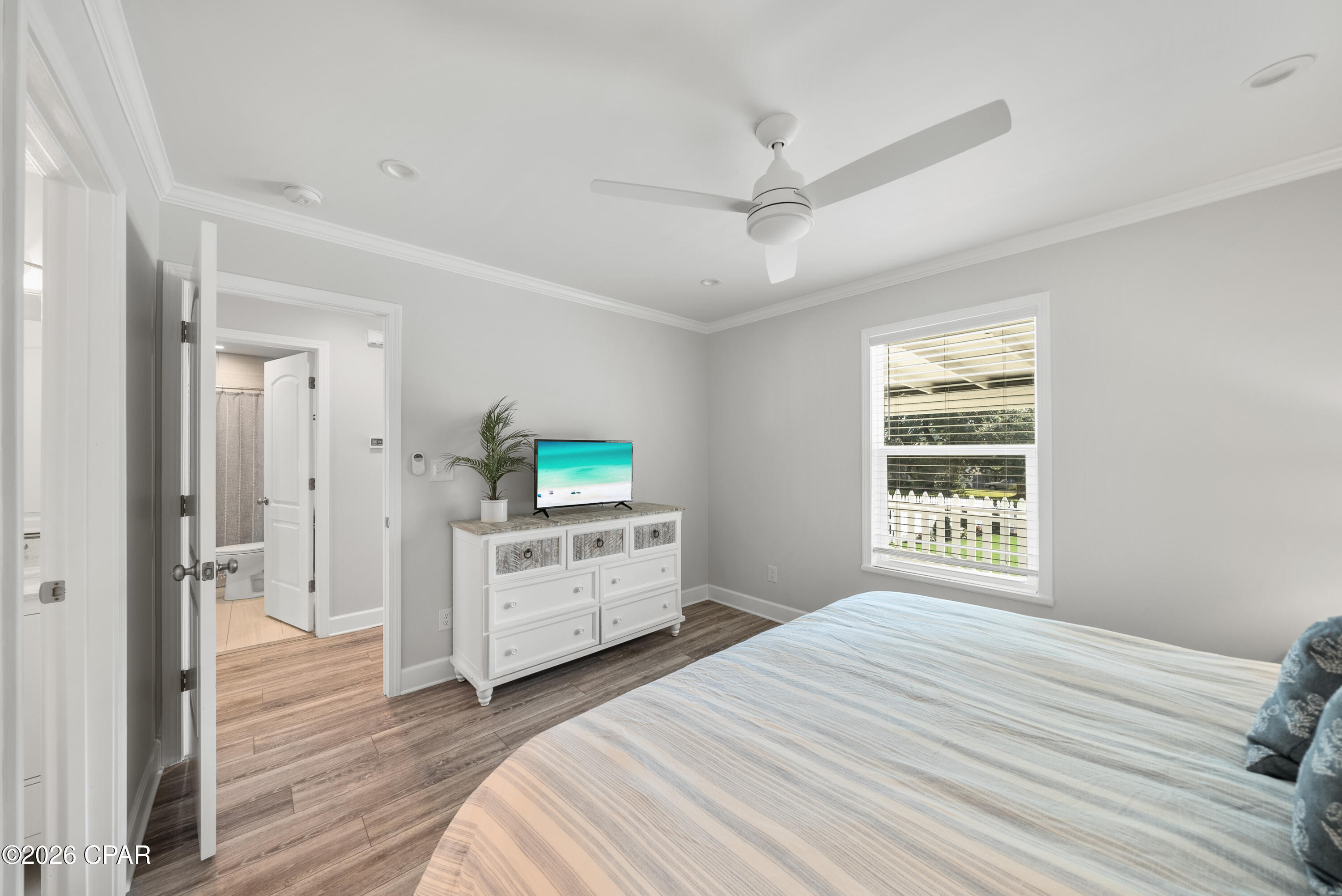 121 Lakeside Circle Unit B