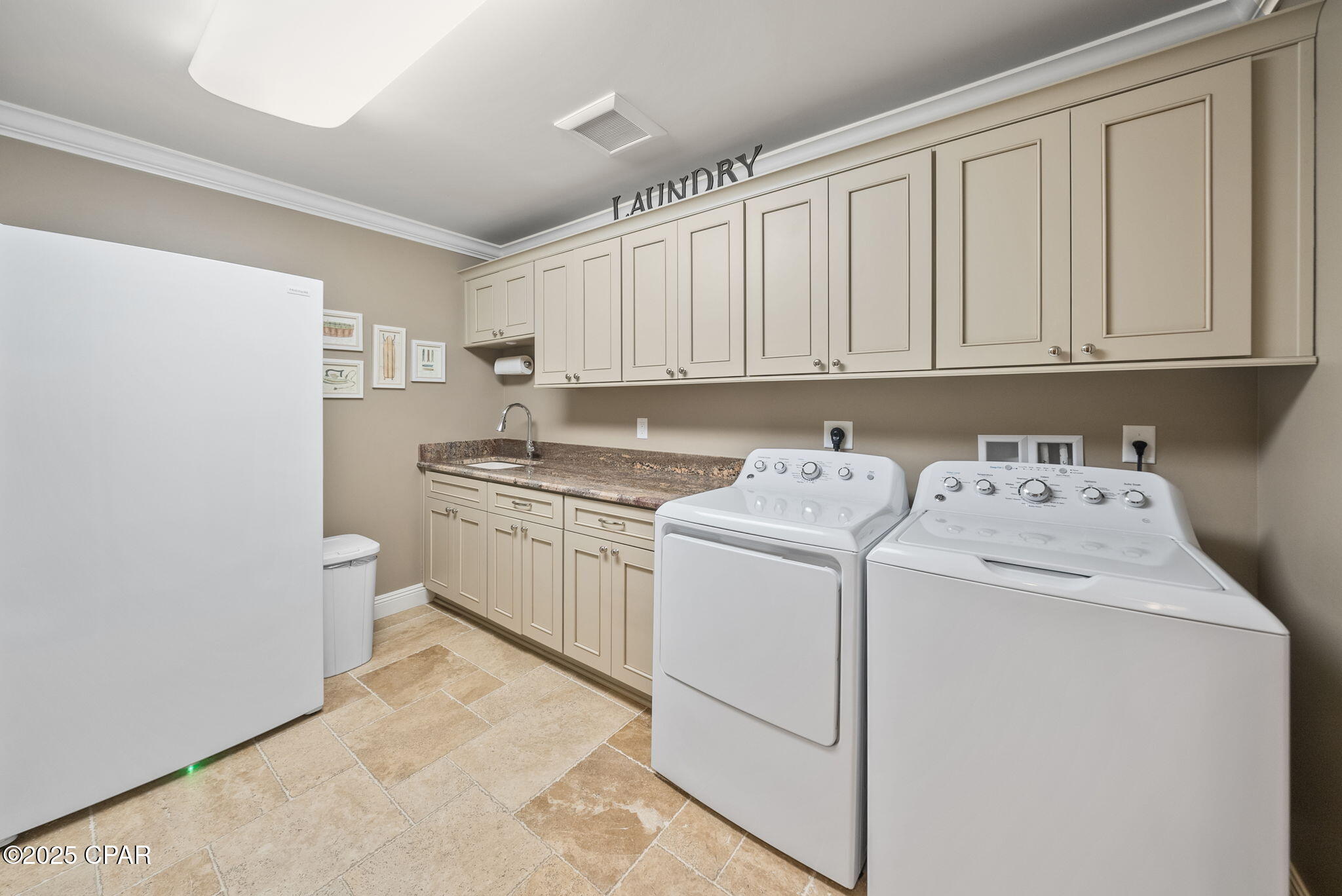 3045 W 30th Court