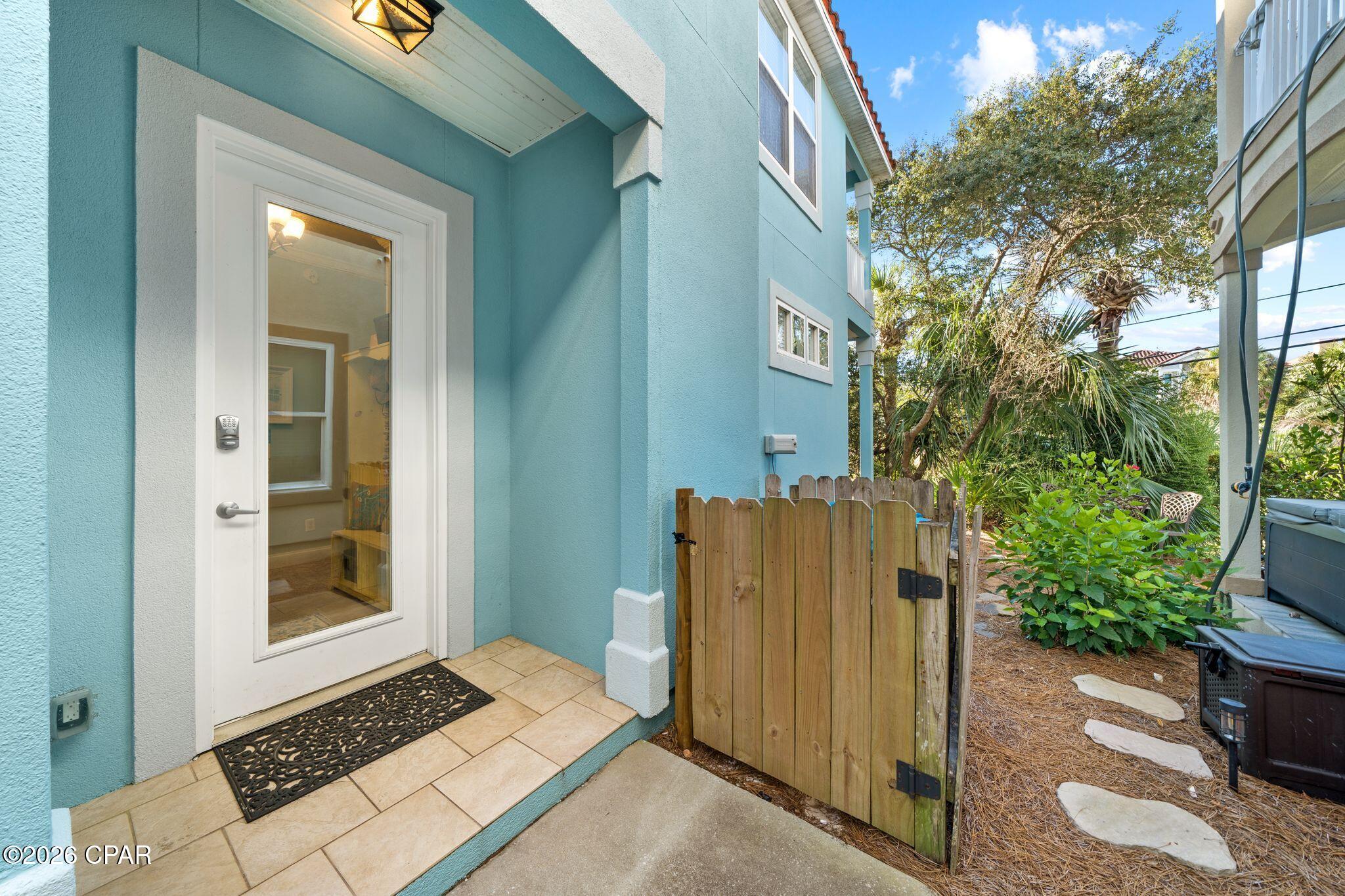 415 La Valencia Circle