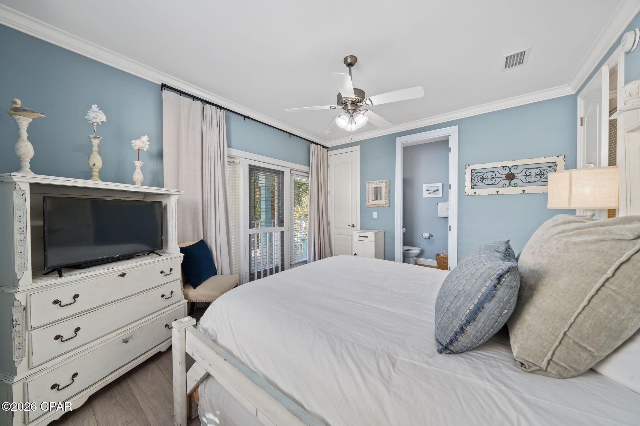 415 La Valencia Circle