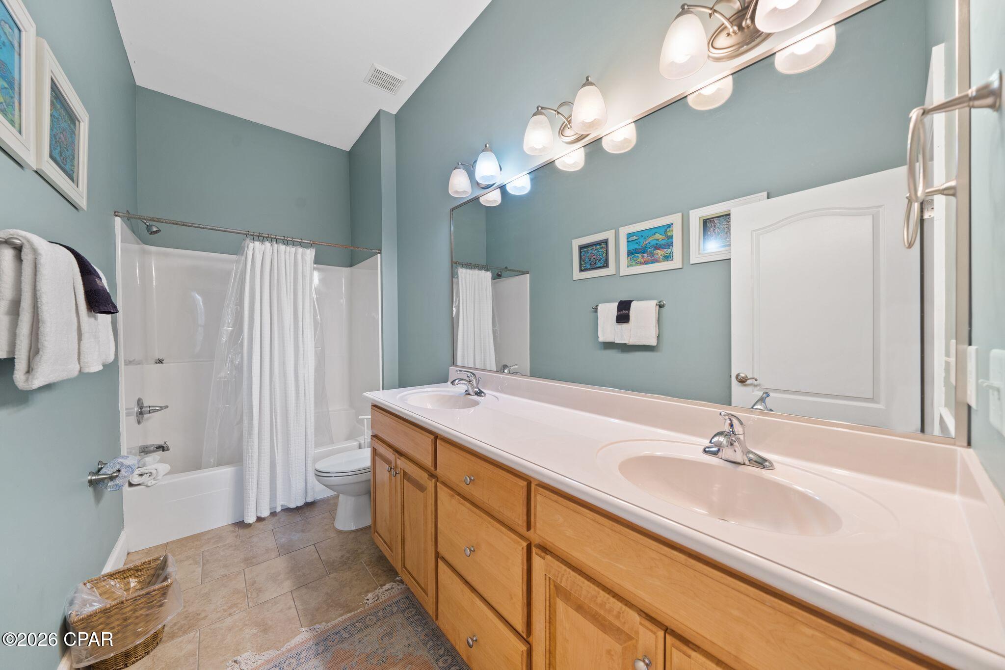 415 La Valencia Circle