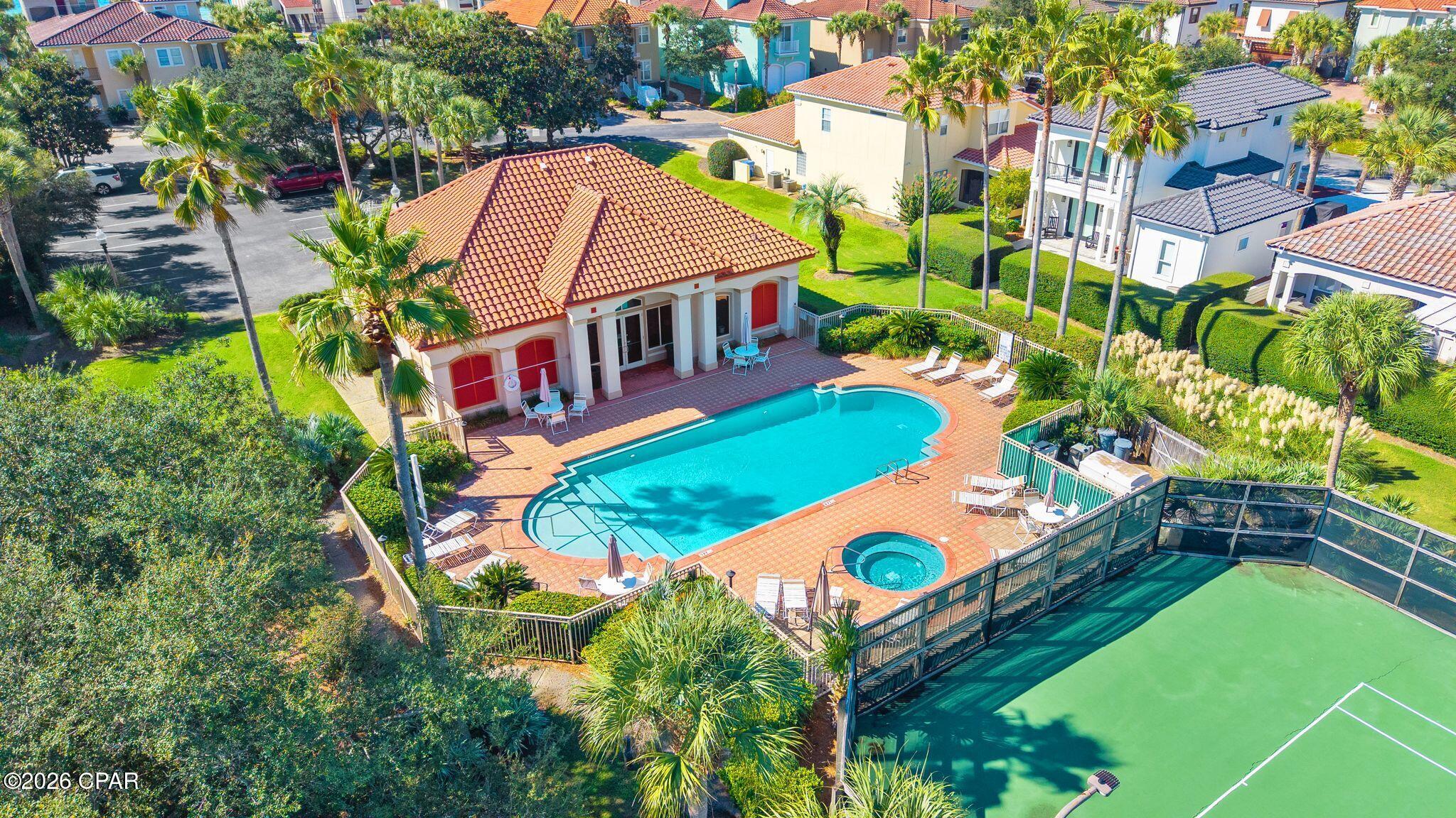 415 La Valencia Circle
