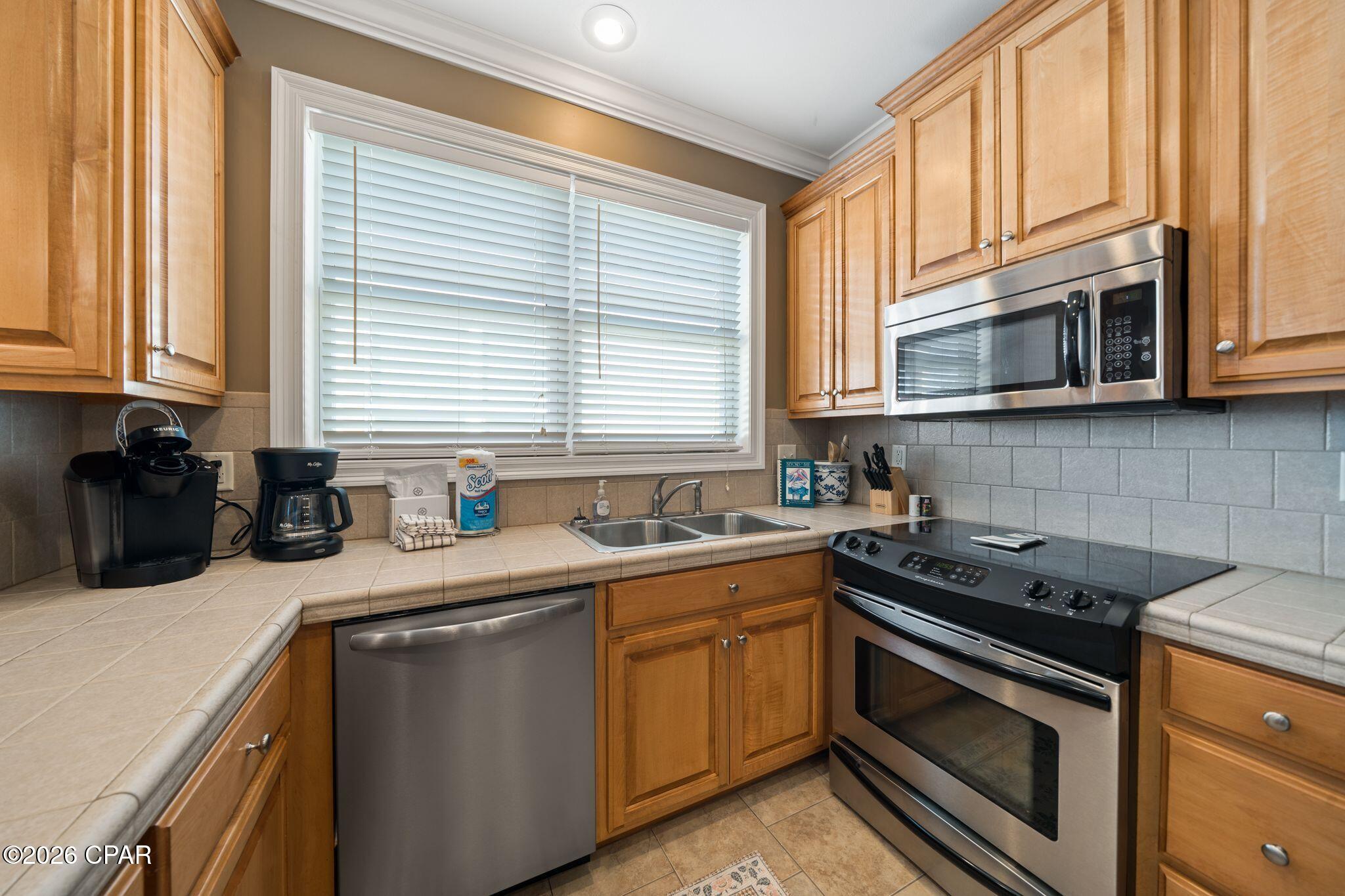 415 La Valencia Circle