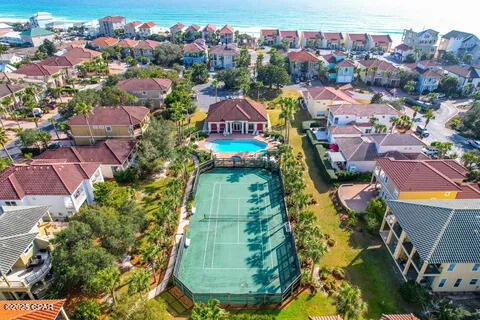 415 La Valencia Circle