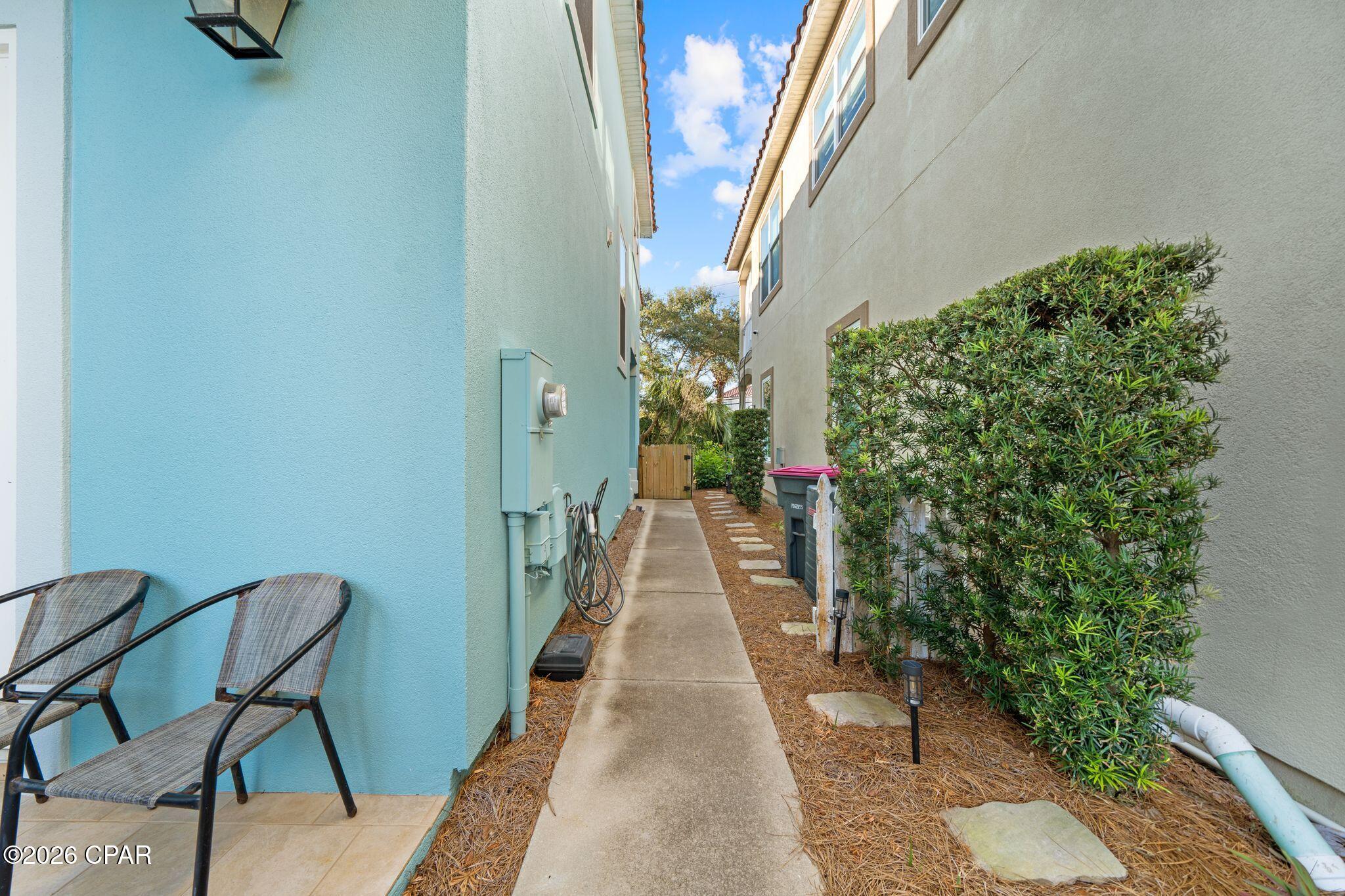 415 La Valencia Circle