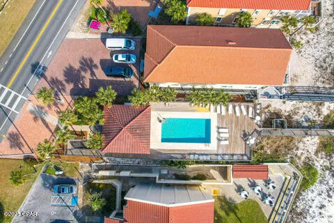 415 La Valencia Circle
