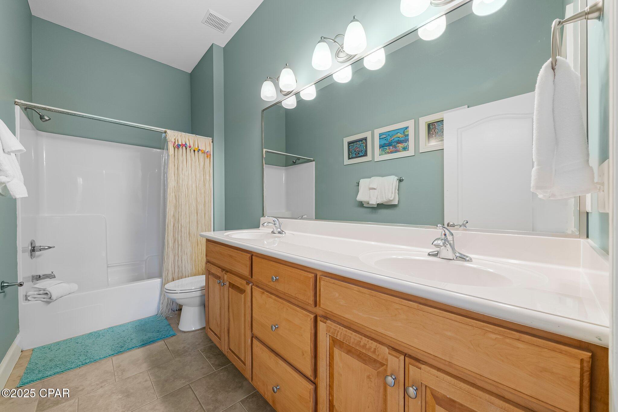 415 La Valencia Circle