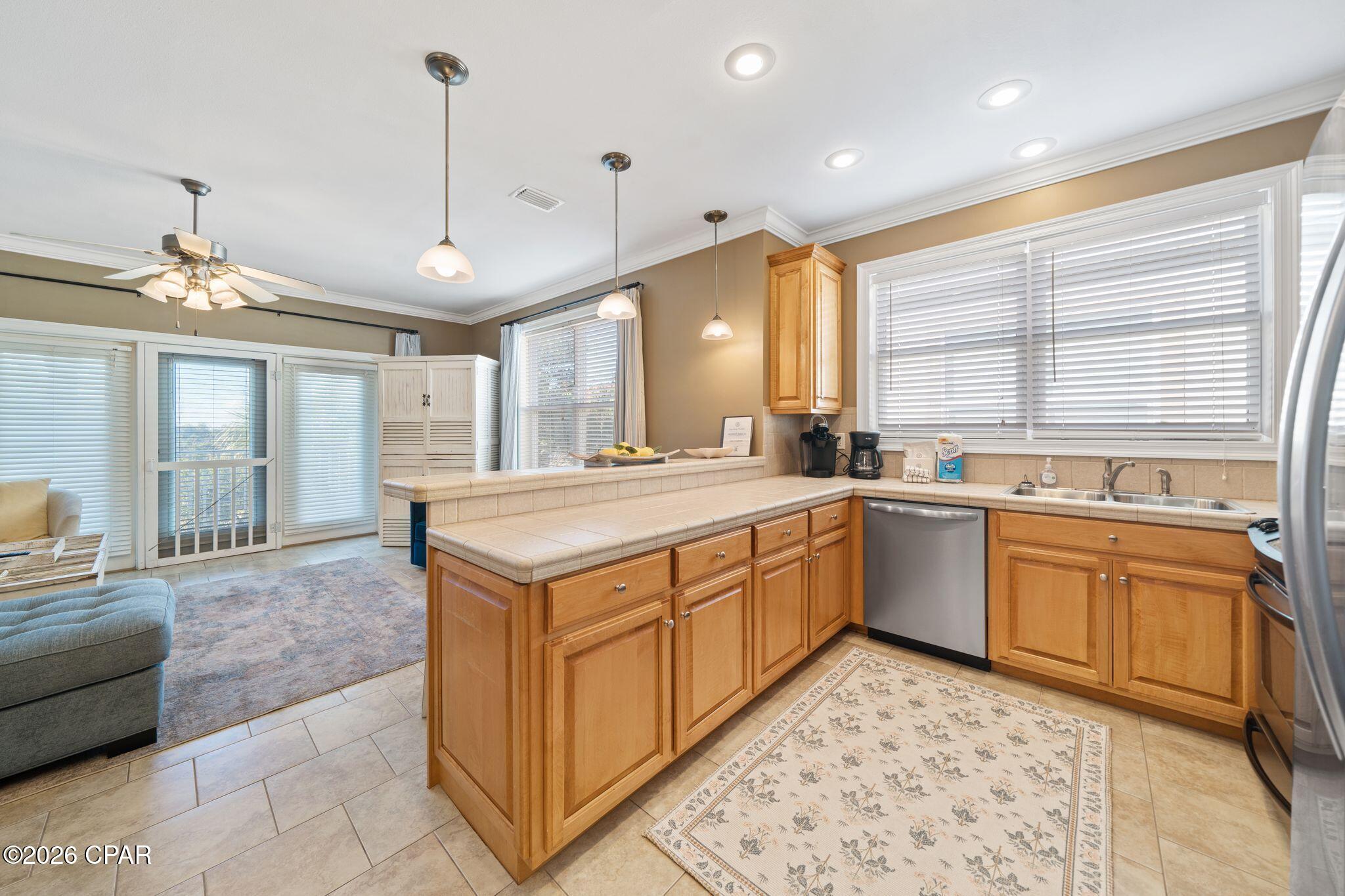 415 La Valencia Circle