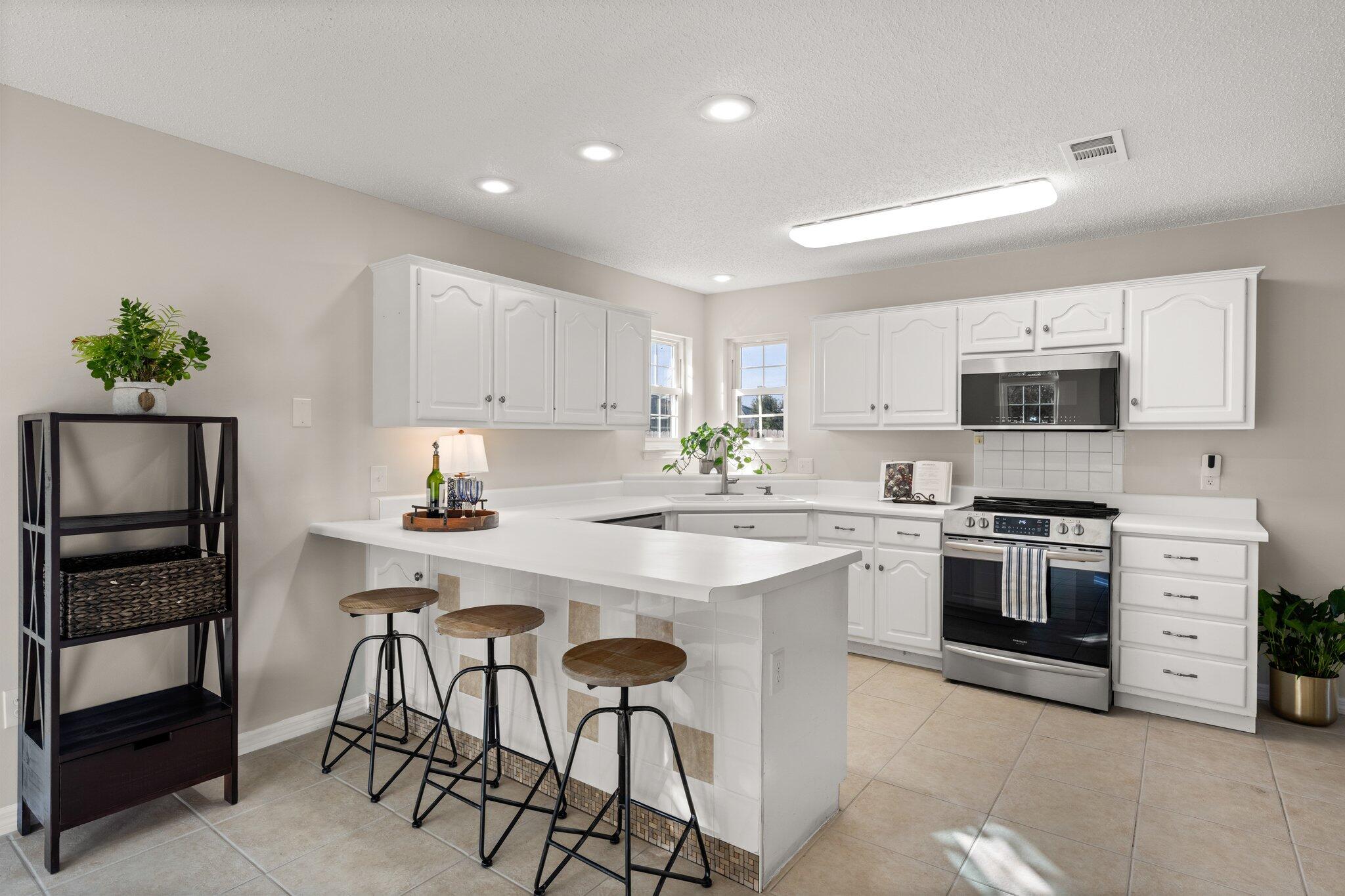 4001 Leeann Circle