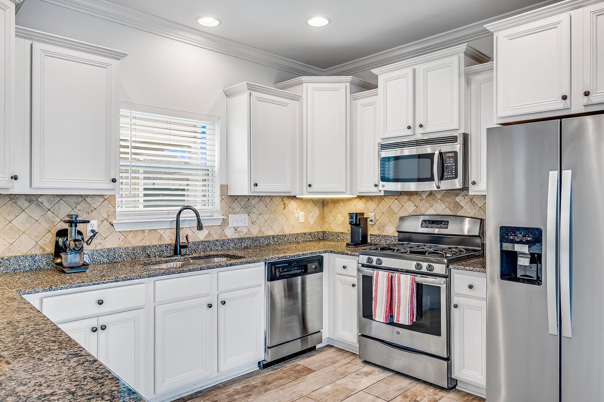 4737 Bigleaf Lane