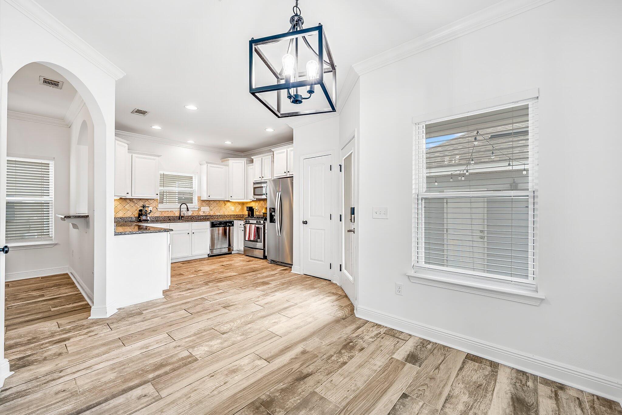 4737 Bigleaf Lane