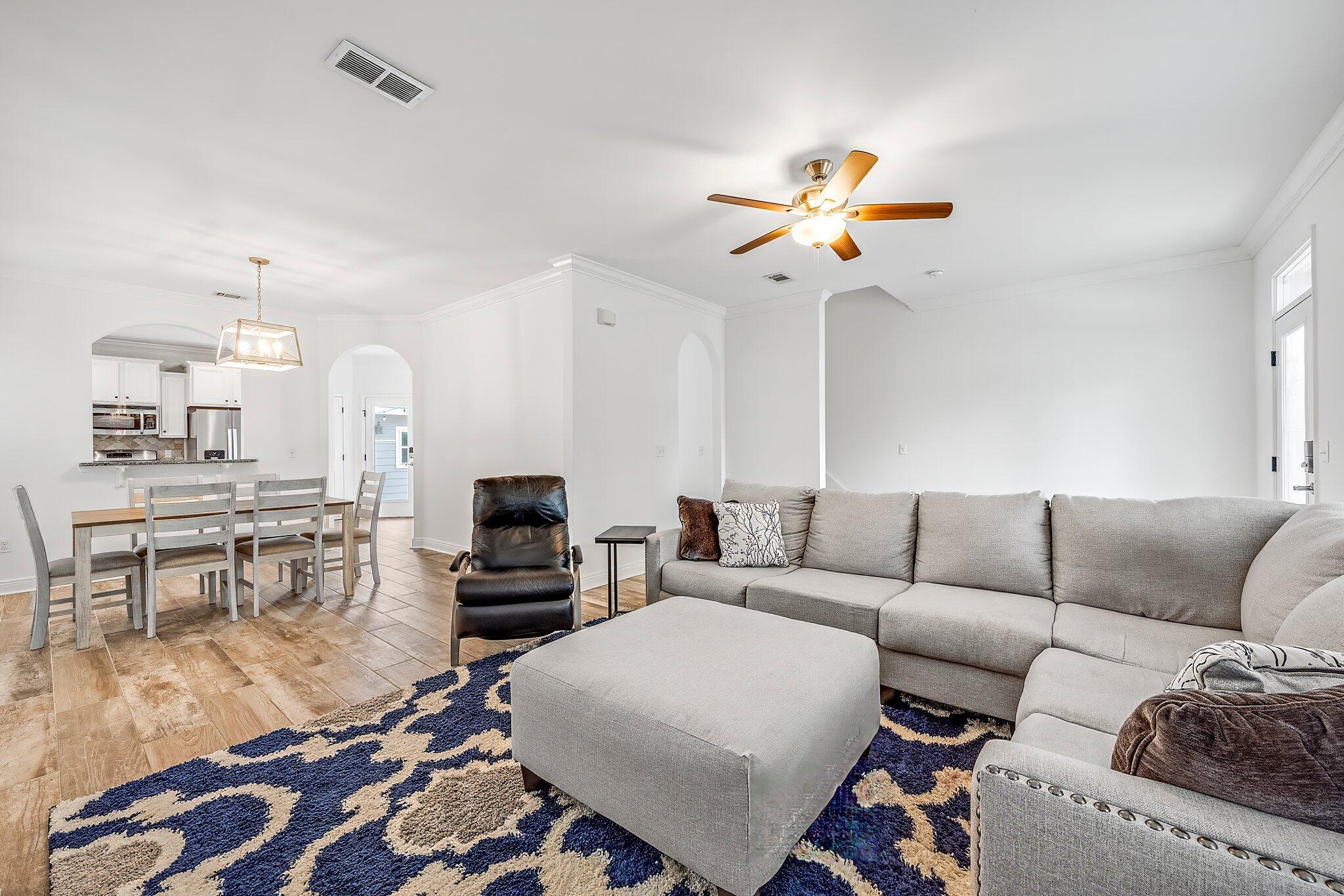 4737 Bigleaf Lane