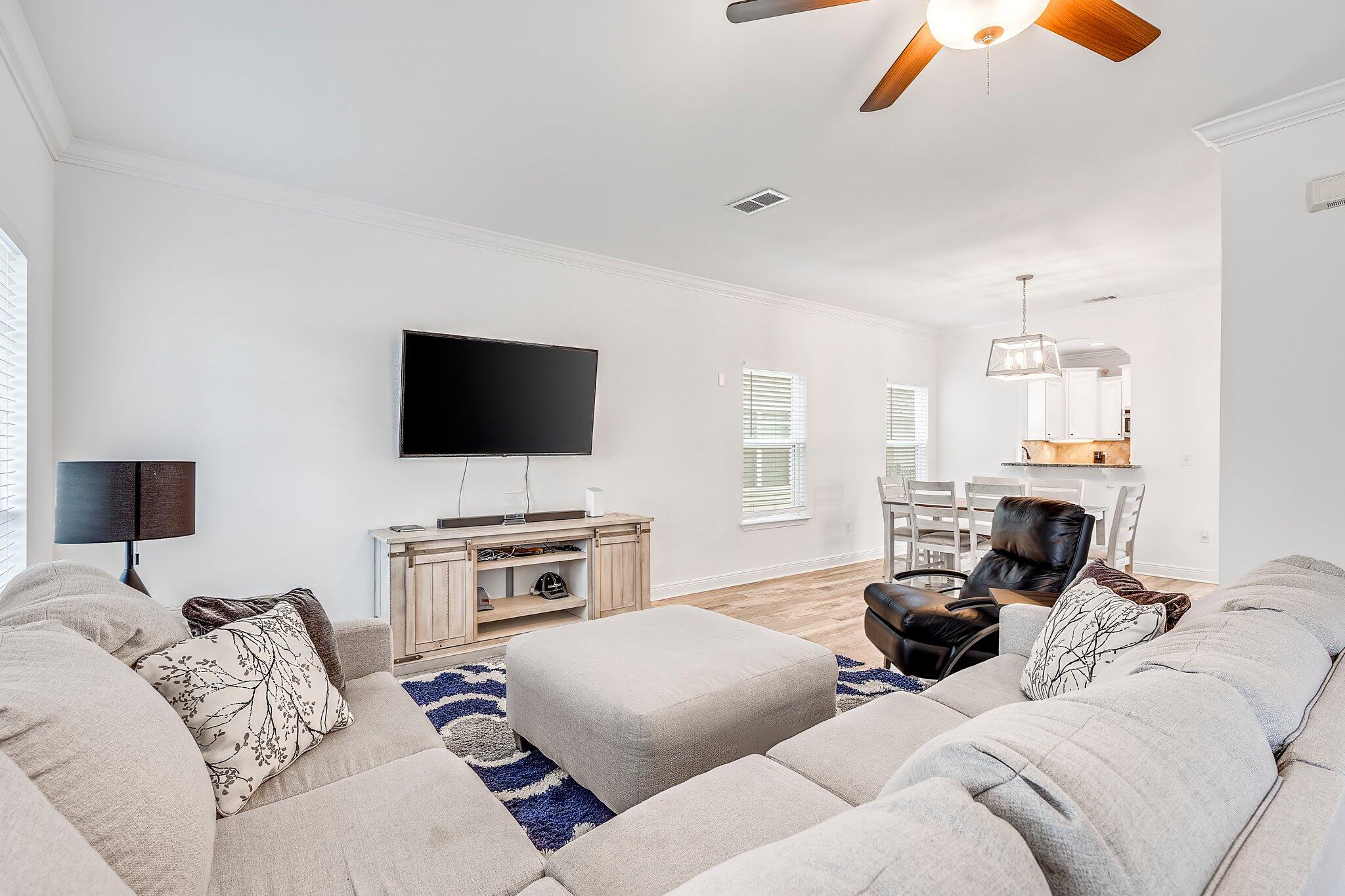 4737 Bigleaf Lane