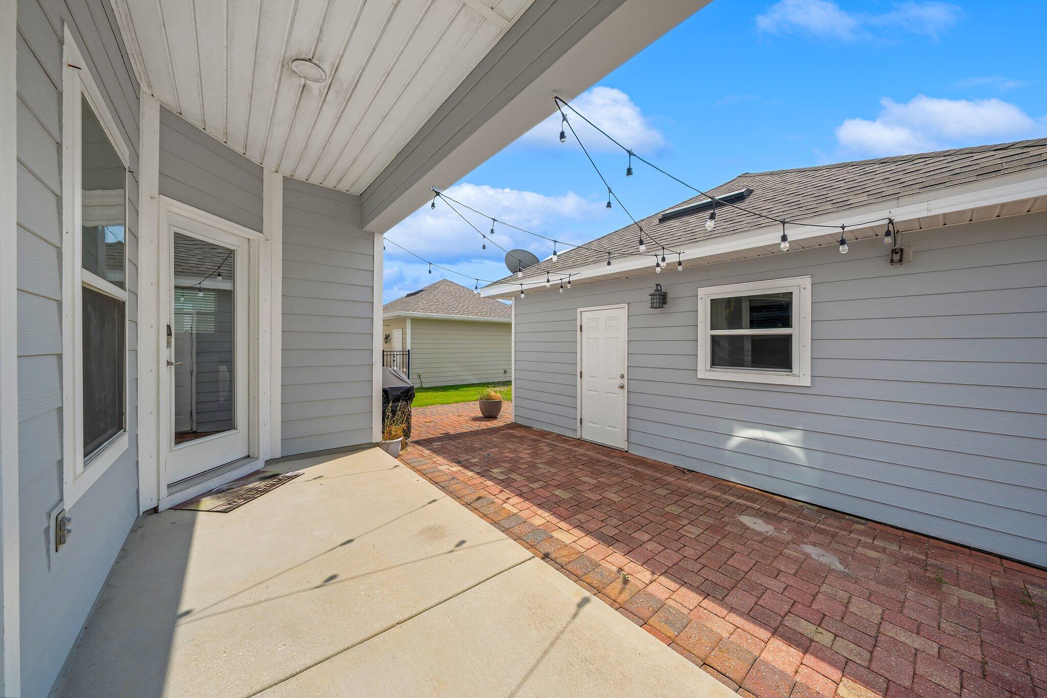 4737 Bigleaf Lane