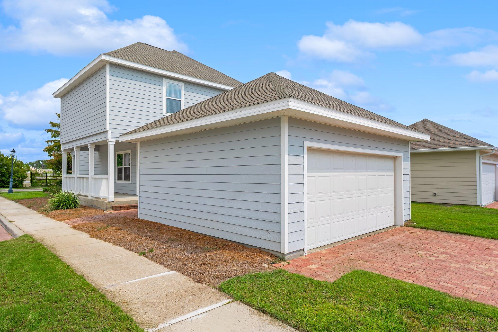 4737 Bigleaf Lane