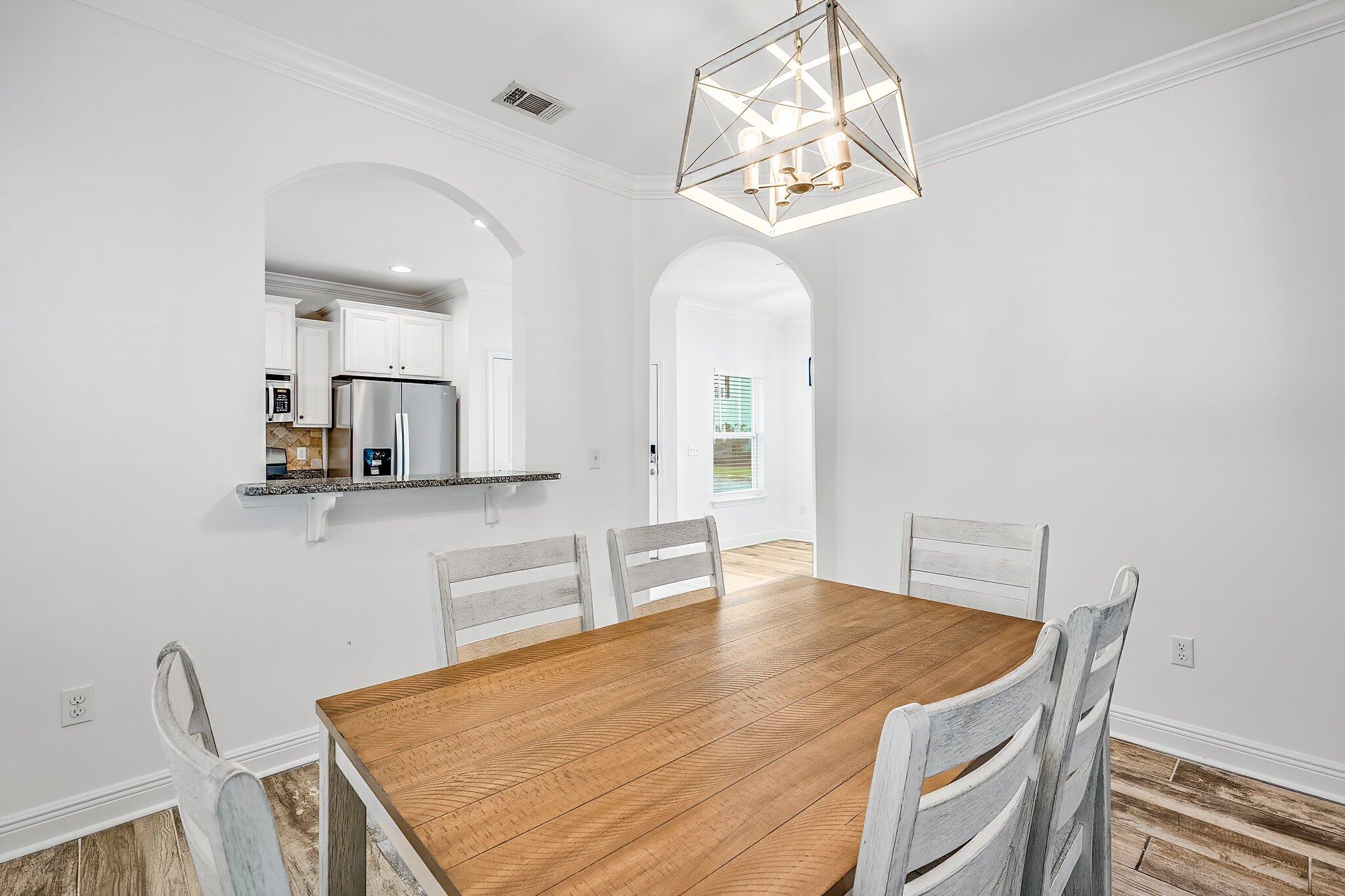 4737 Bigleaf Lane