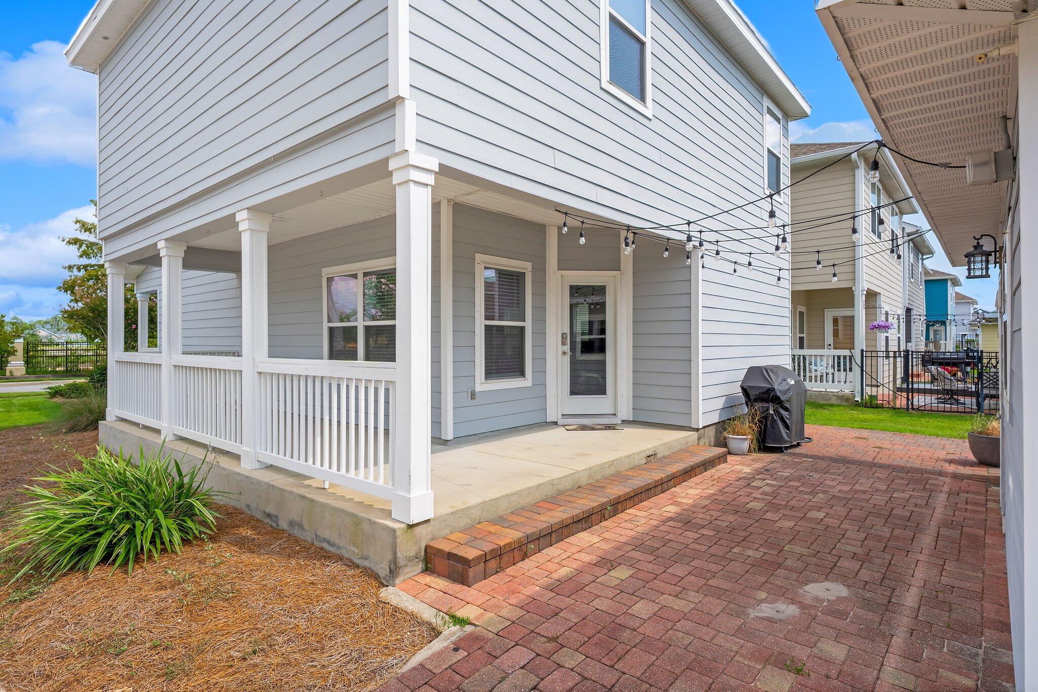 4737 Bigleaf Lane