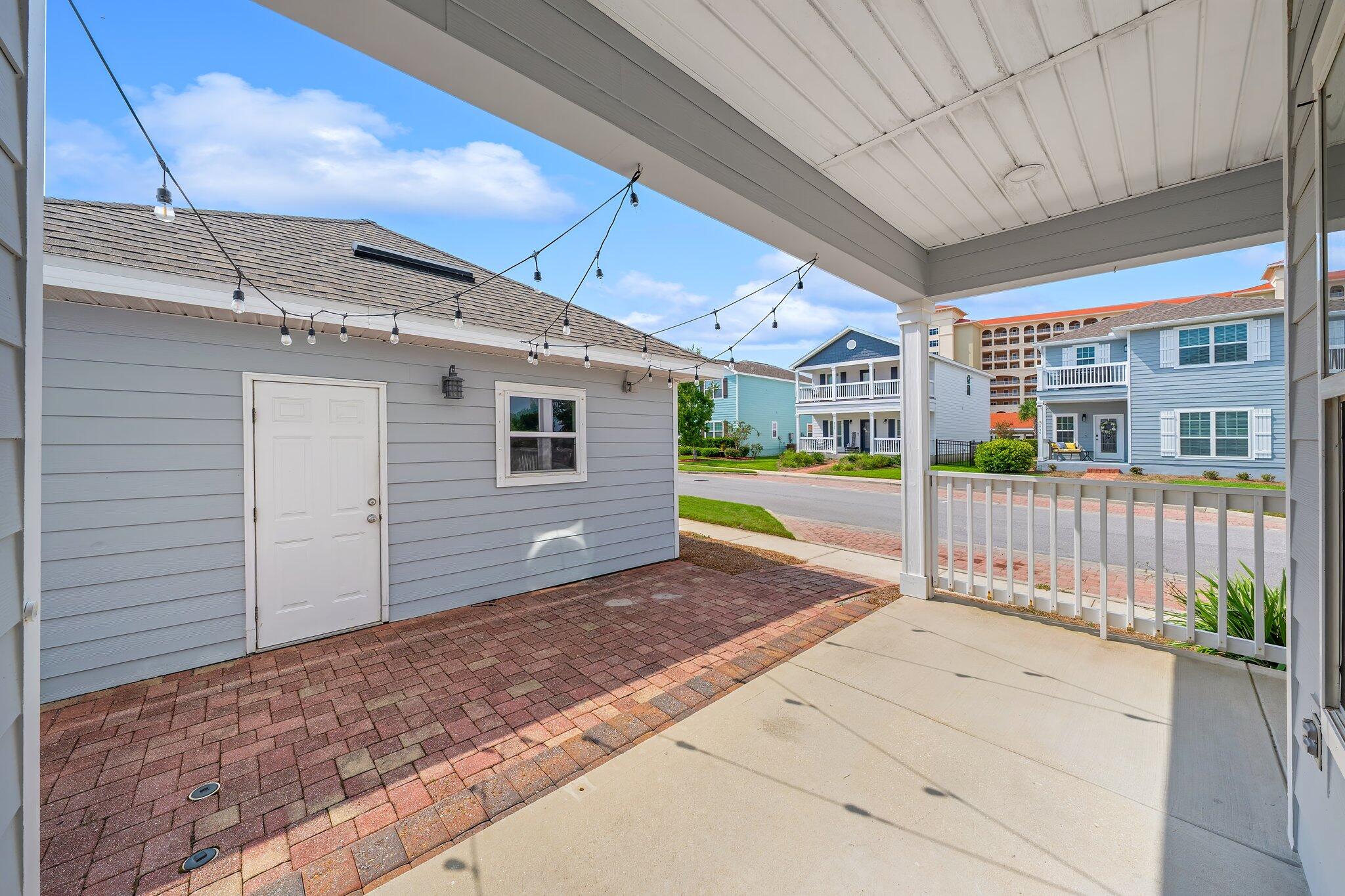 4737 Bigleaf Lane