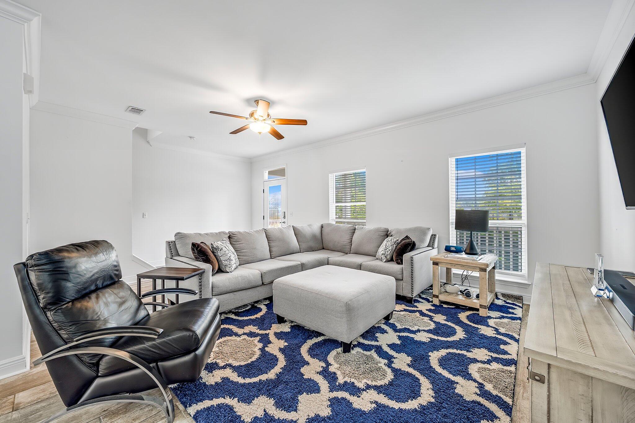 4737 Bigleaf Lane