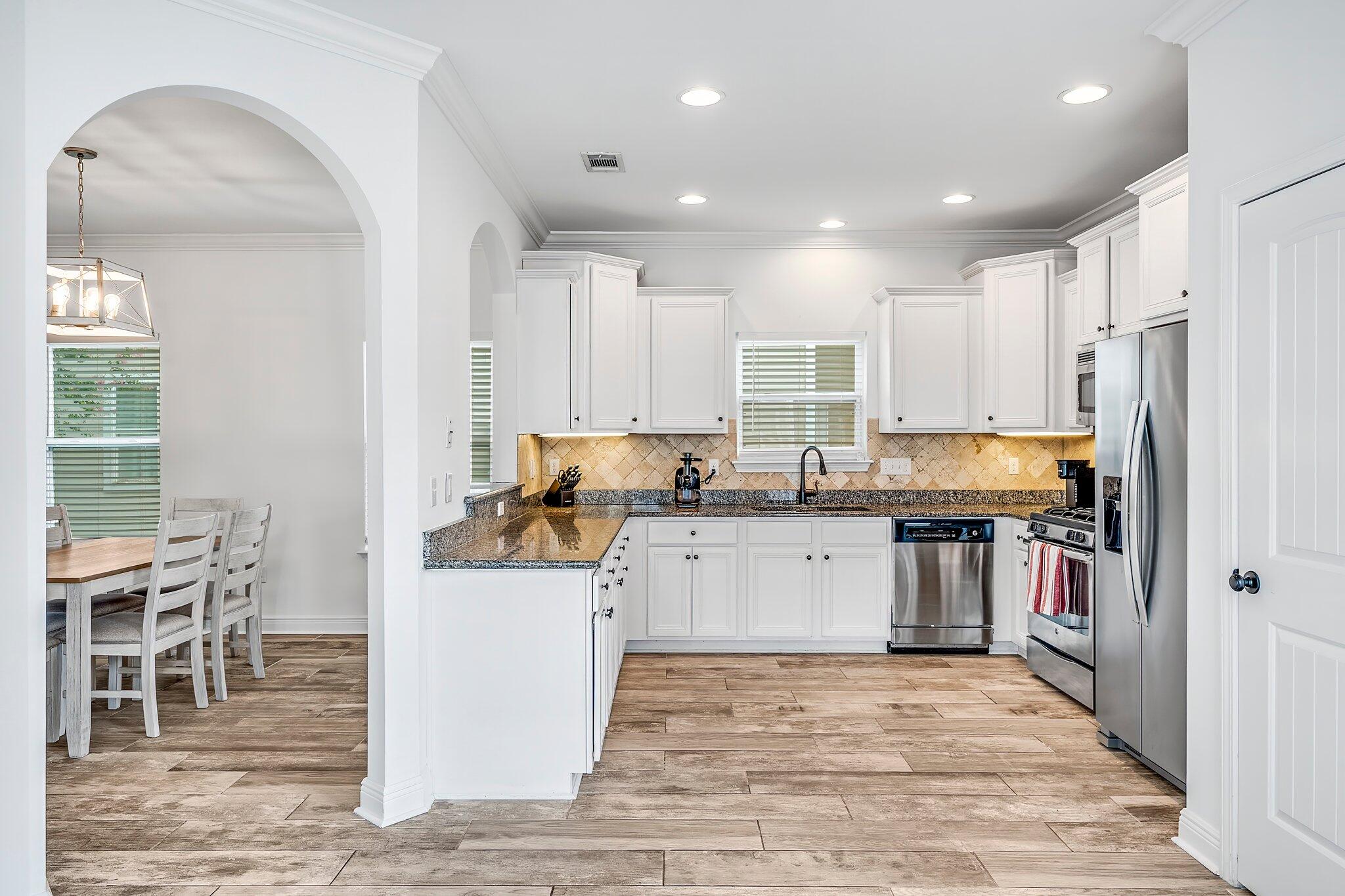 4737 Bigleaf Lane