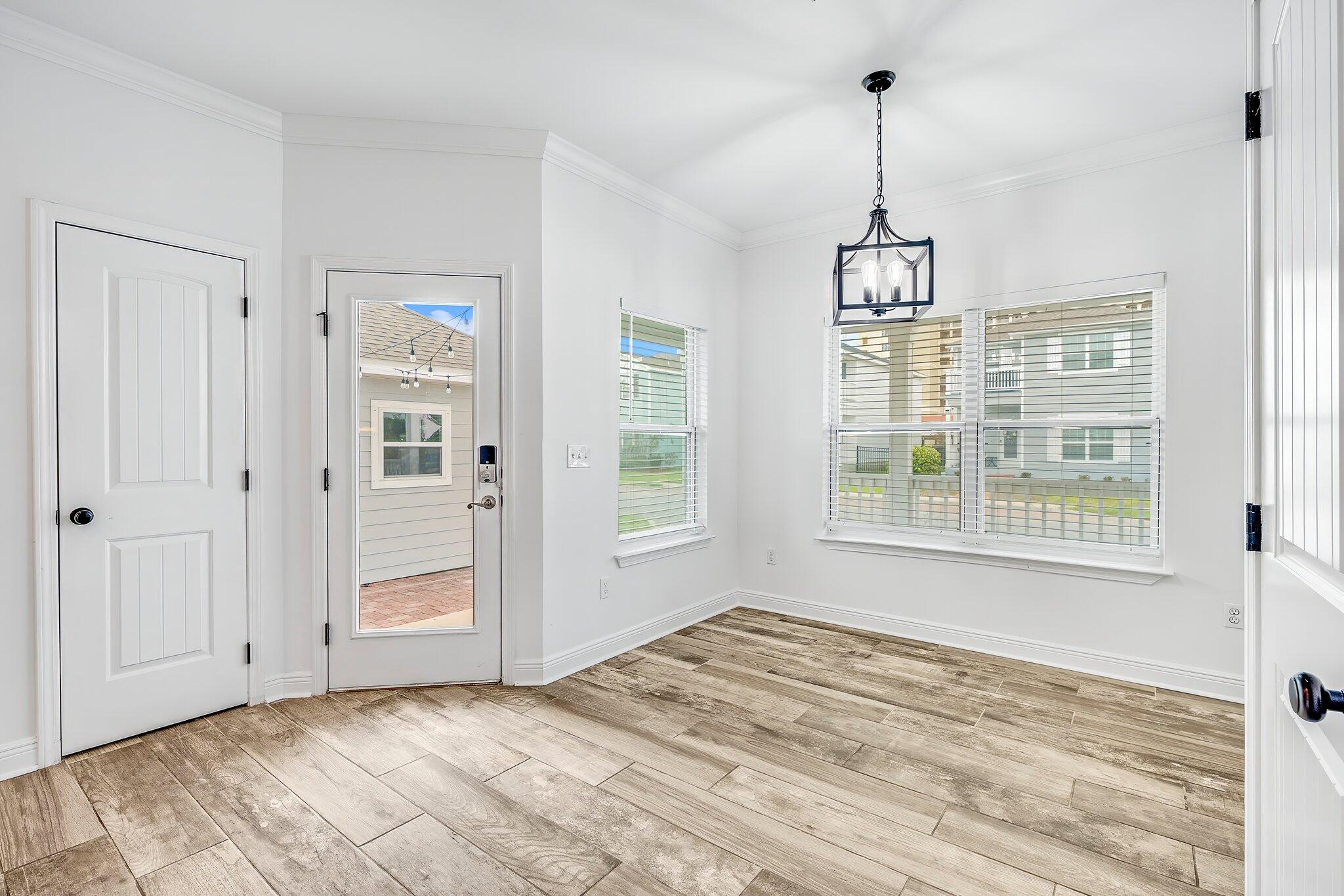 4737 Bigleaf Lane