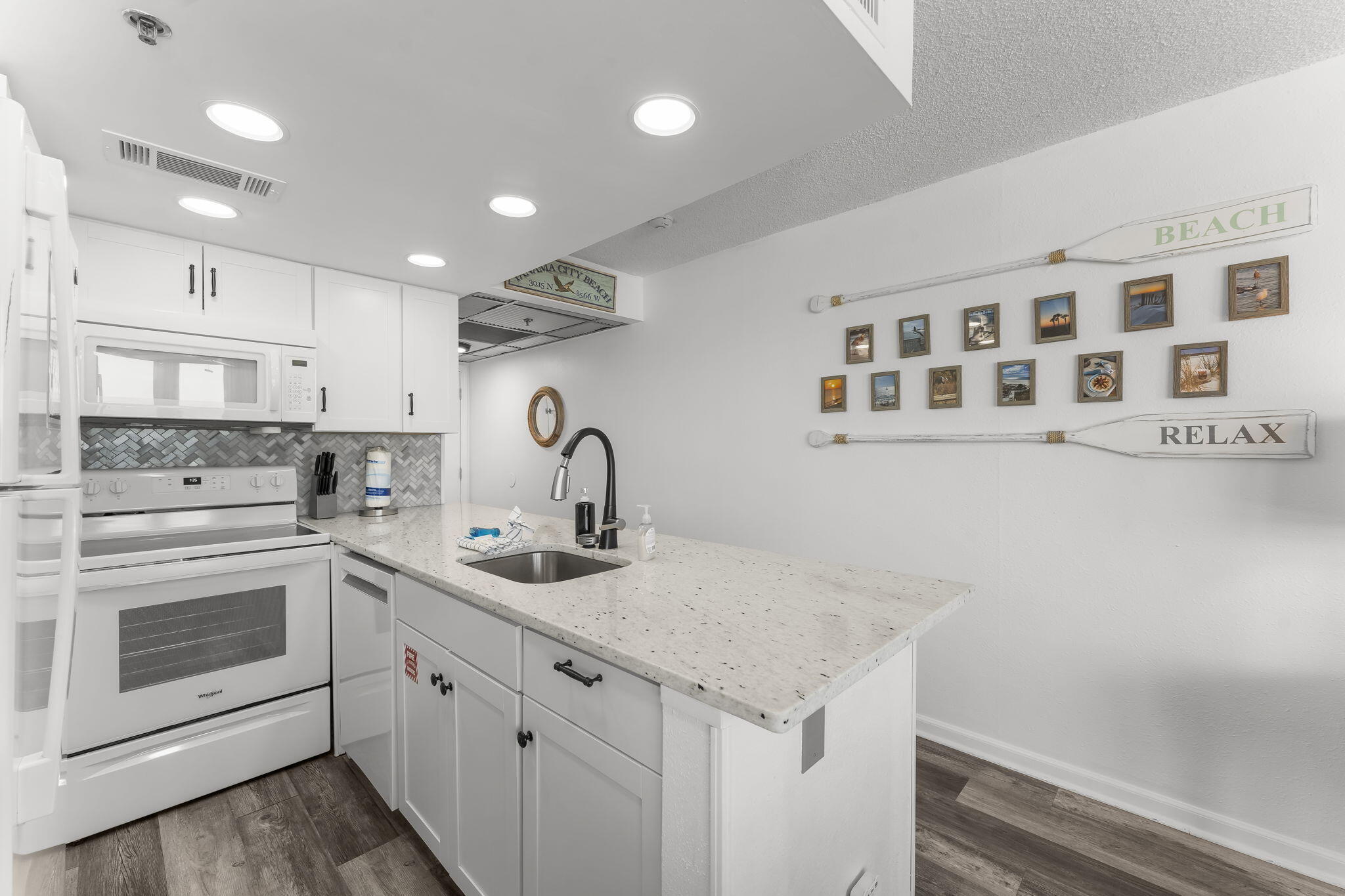 9850 S Thomas Drive, UNIT 404E