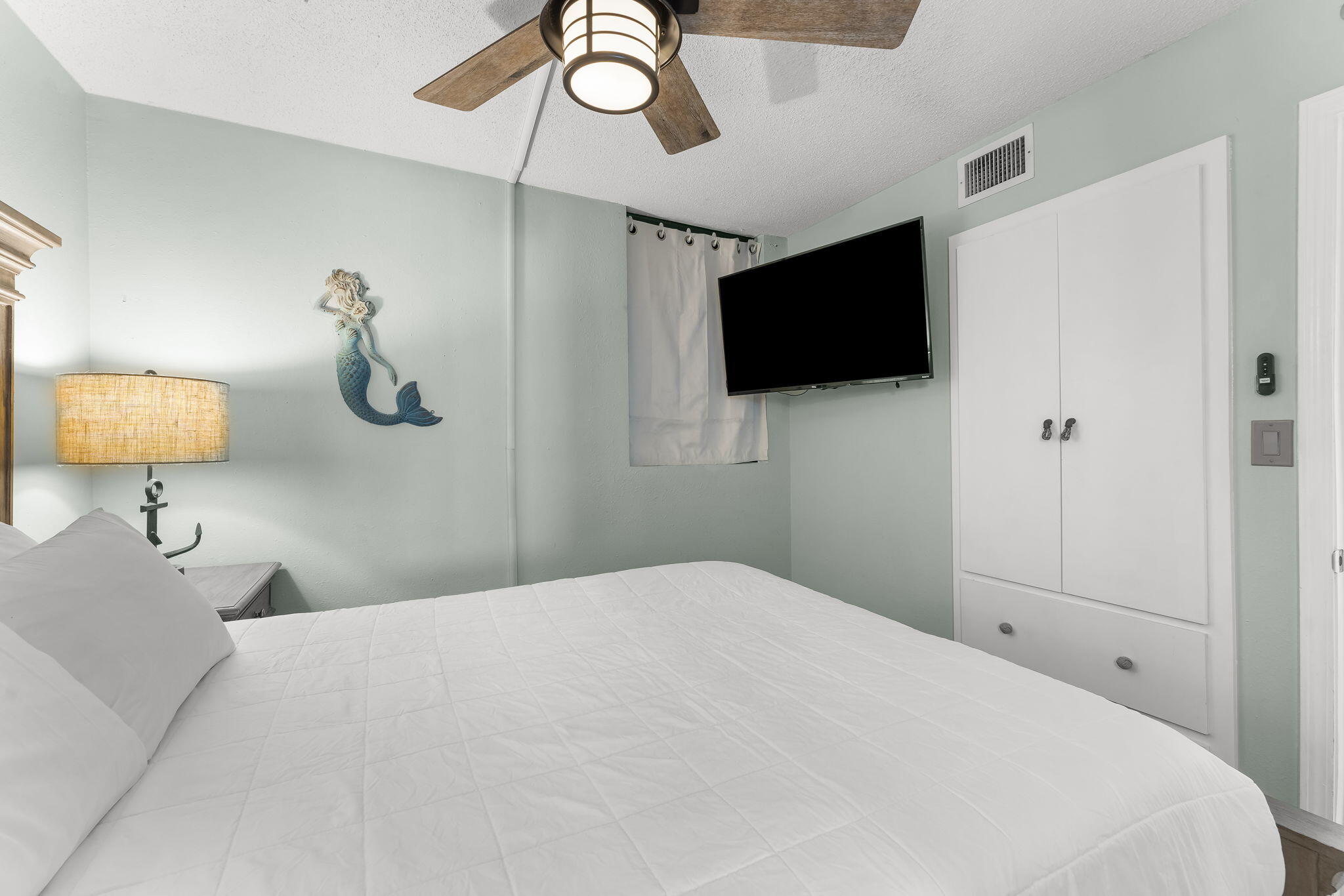 9850 S Thomas Drive, UNIT 404E