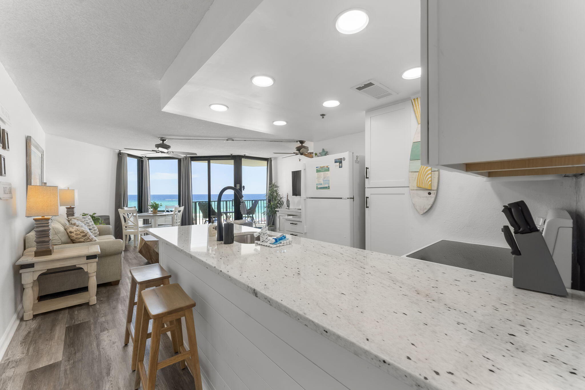 9850 S Thomas Drive, UNIT 404E