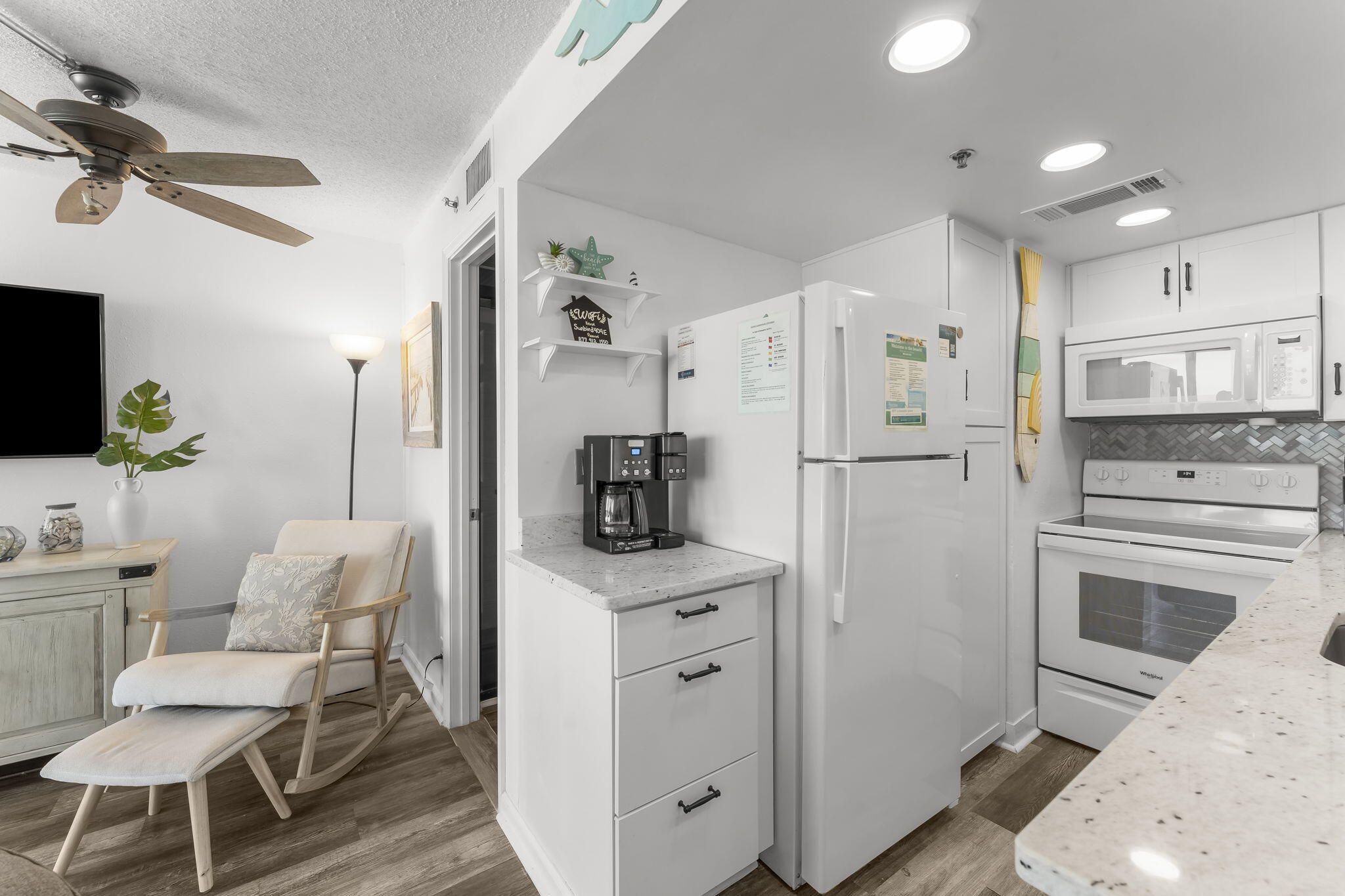 9850 S Thomas Drive, UNIT 404E