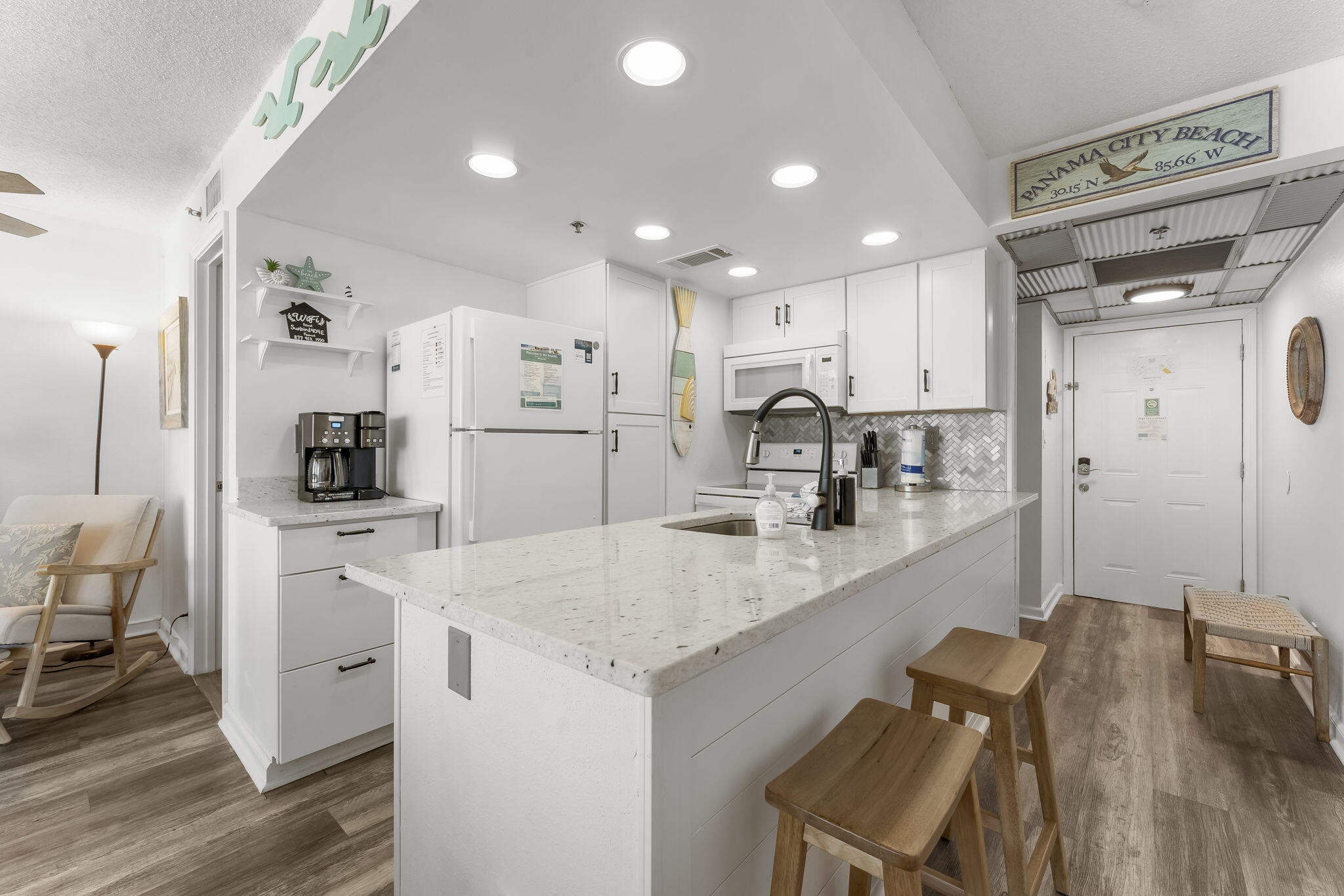 9850 S Thomas Drive, UNIT 404E