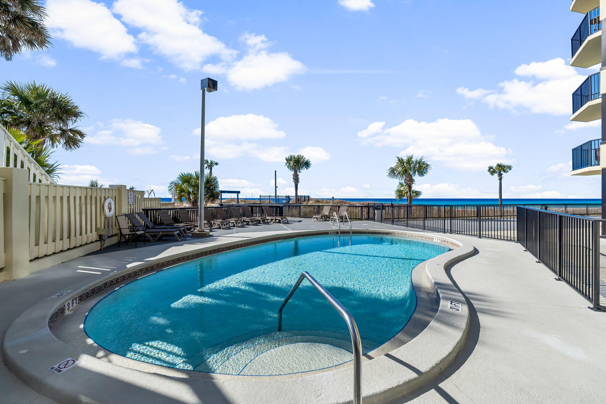 9850 S Thomas Drive, UNIT 404E