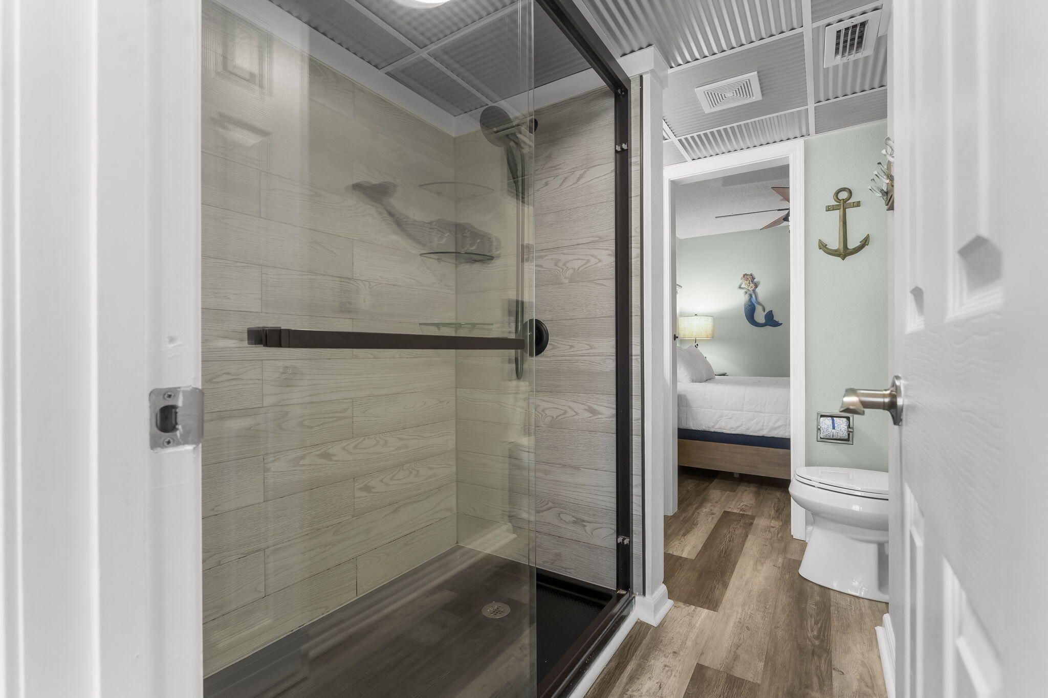 9850 S Thomas Drive, UNIT 404E