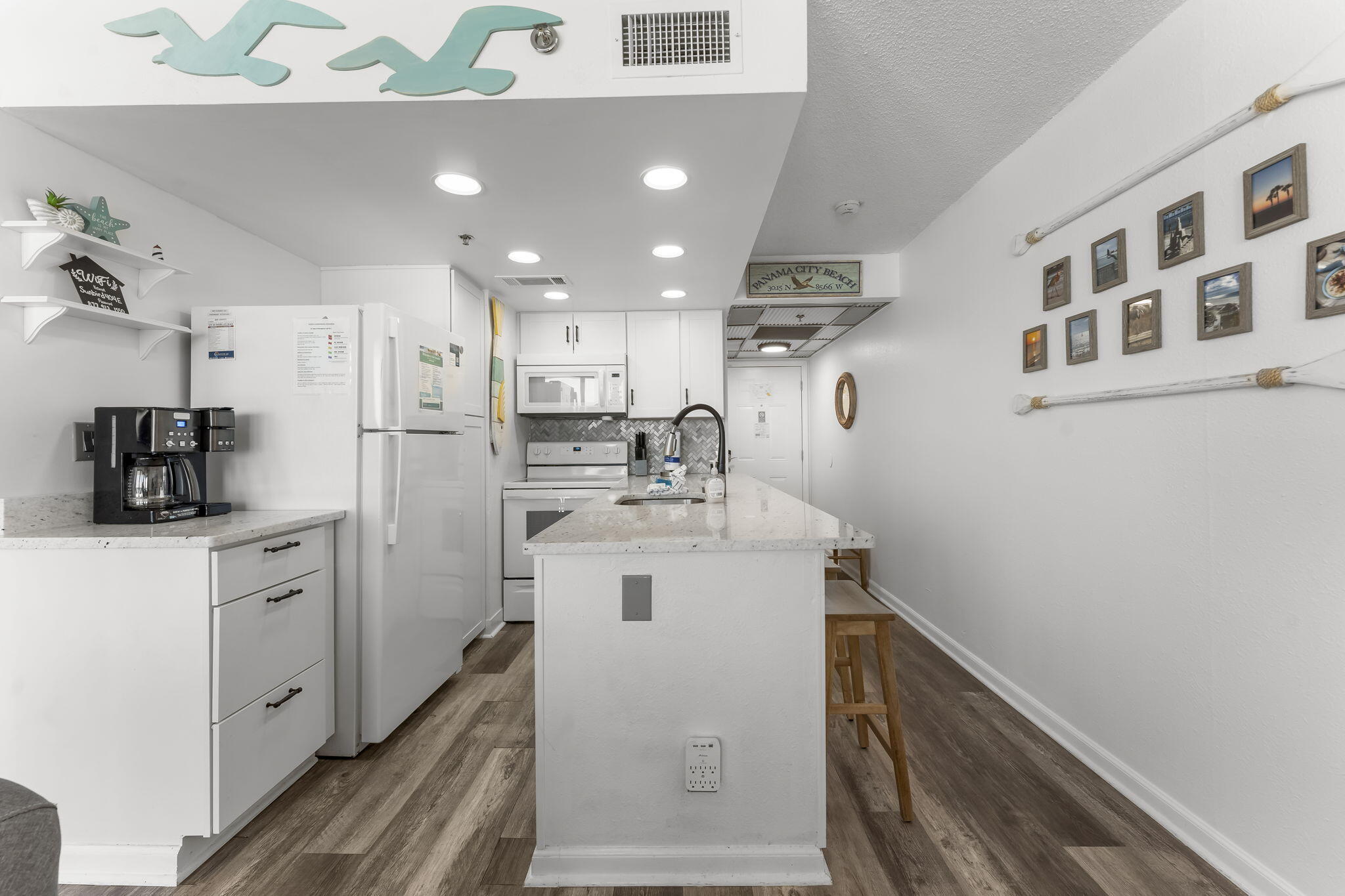 9850 S Thomas Drive, UNIT 404E