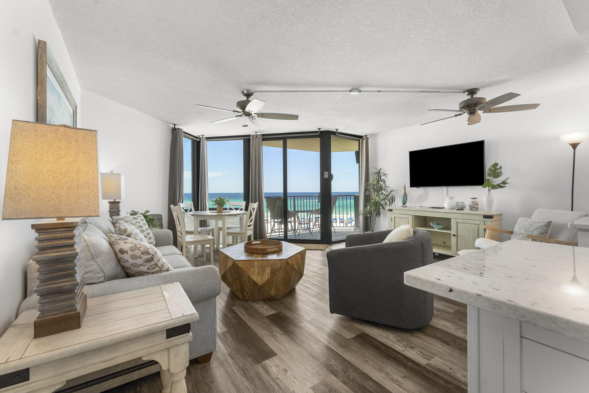 9850 S Thomas Drive, UNIT 404E