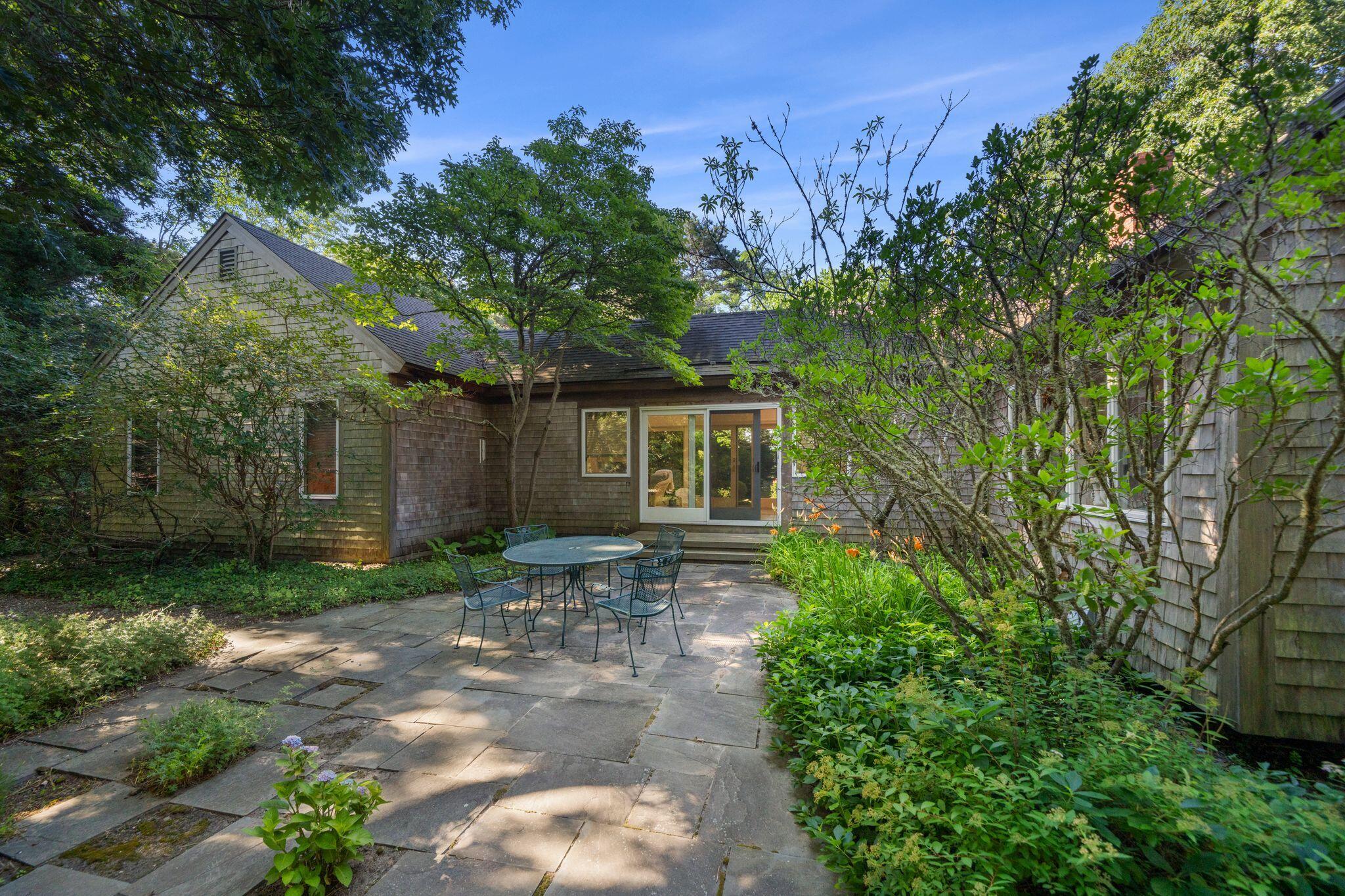 15 Hayward Lane