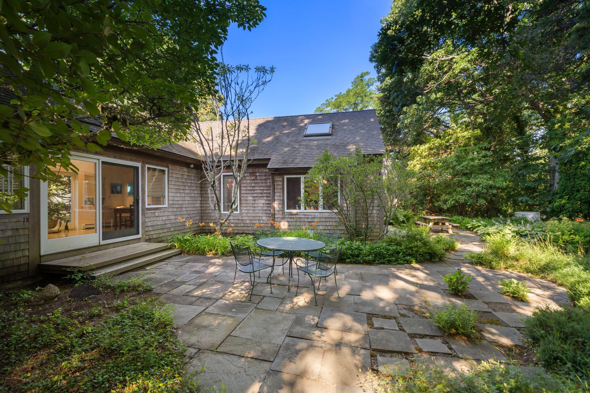 15 Hayward Lane
