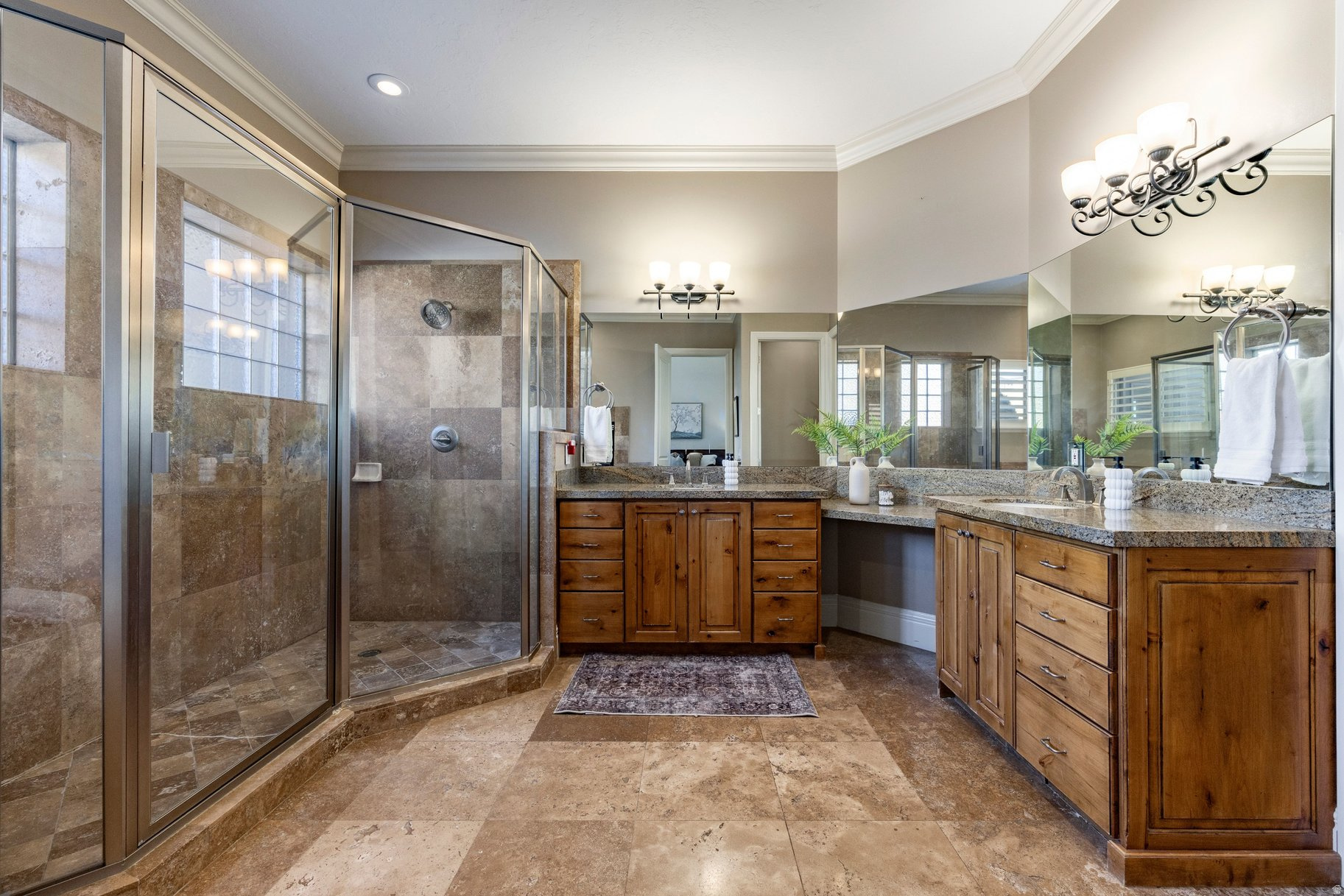 407 E HIDDEN LAKE DR