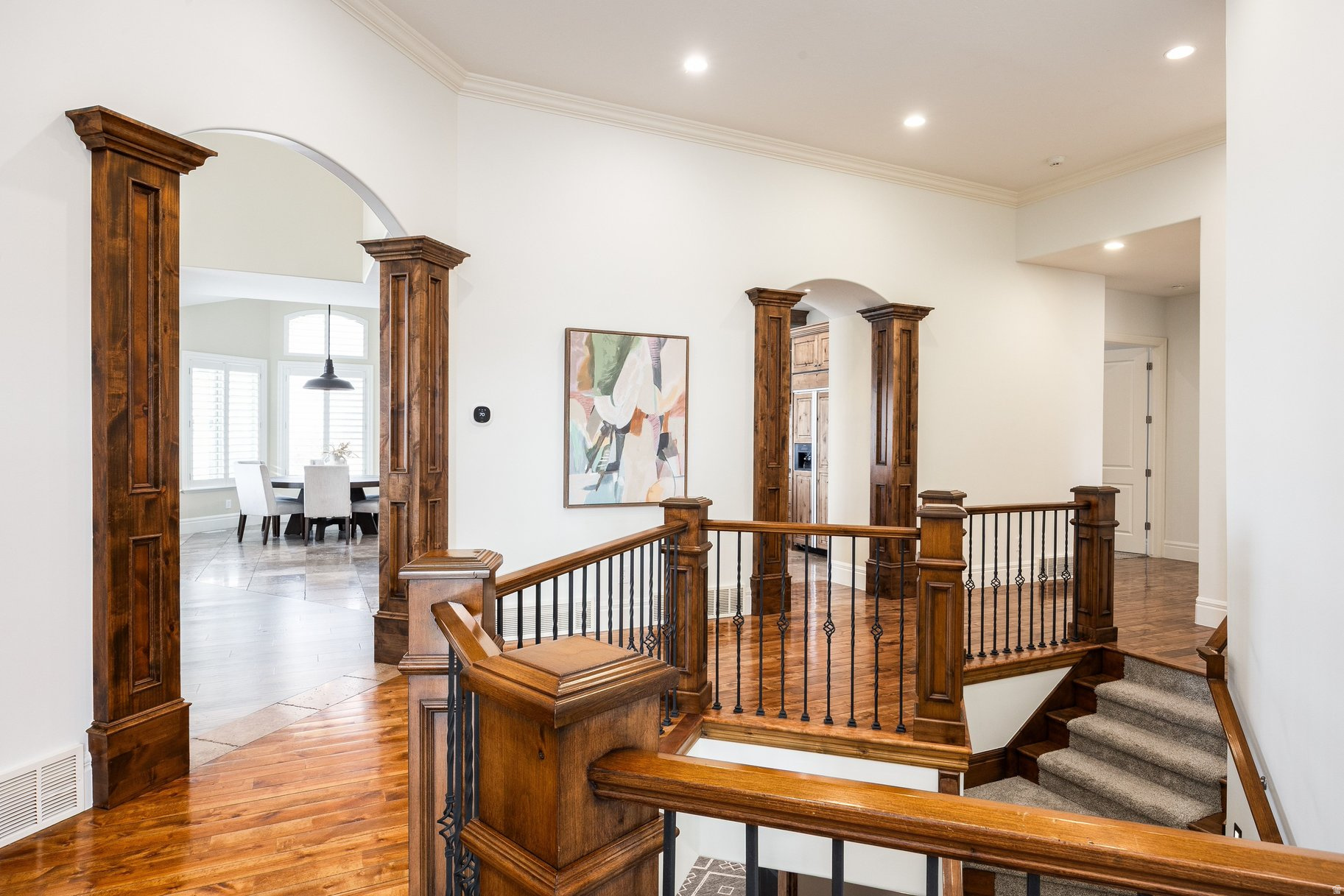 407 E HIDDEN LAKE DR