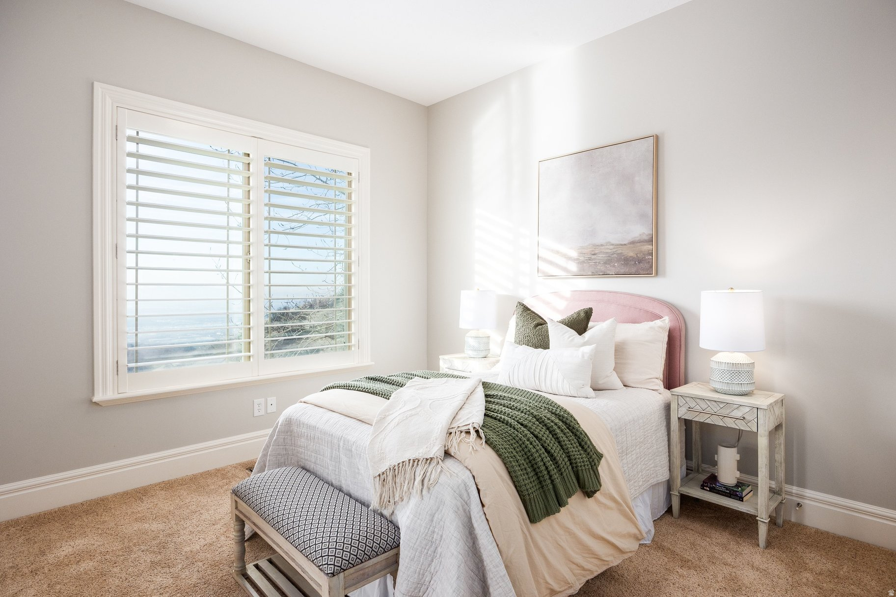 407 E HIDDEN LAKE DR