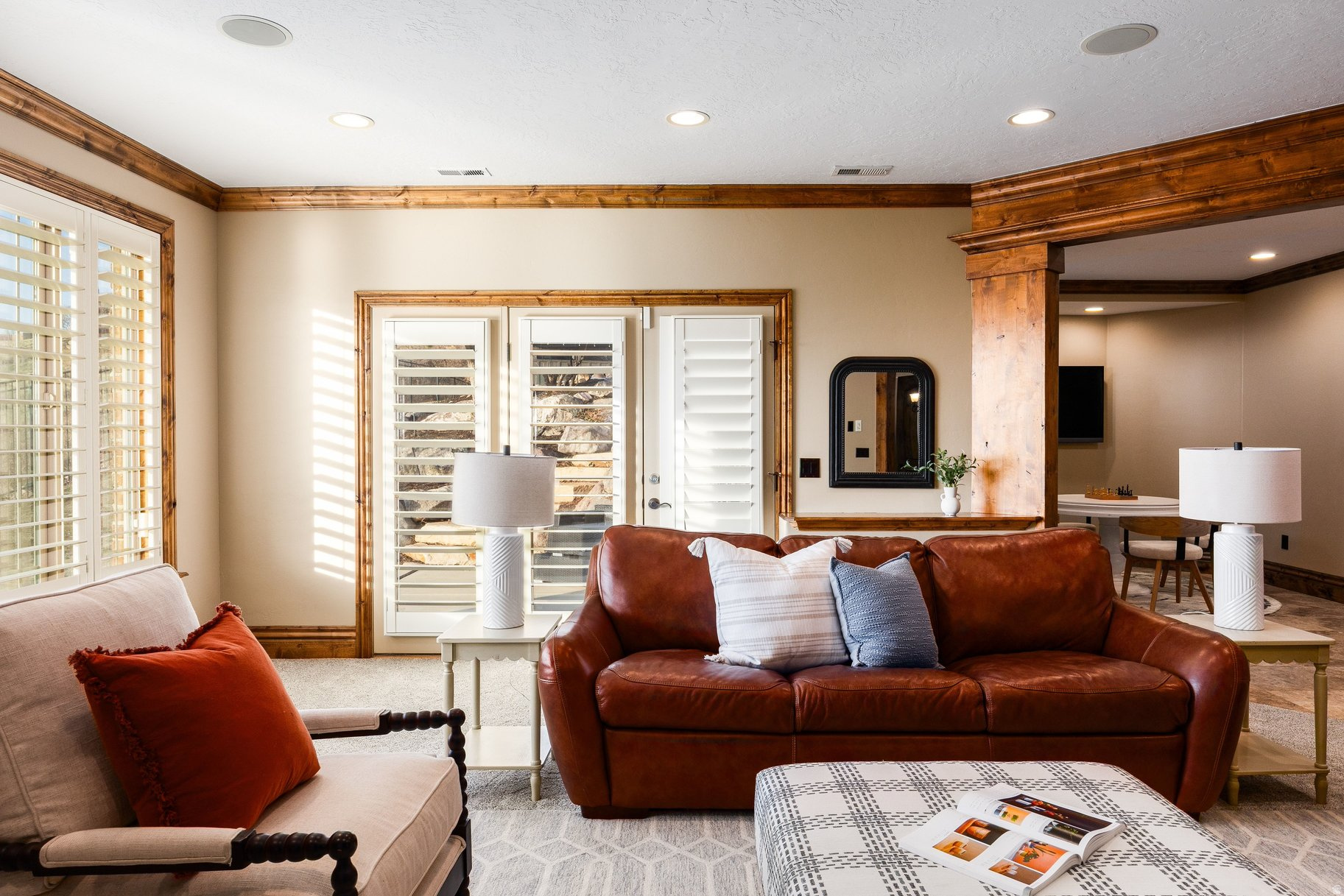 407 E HIDDEN LAKE DR