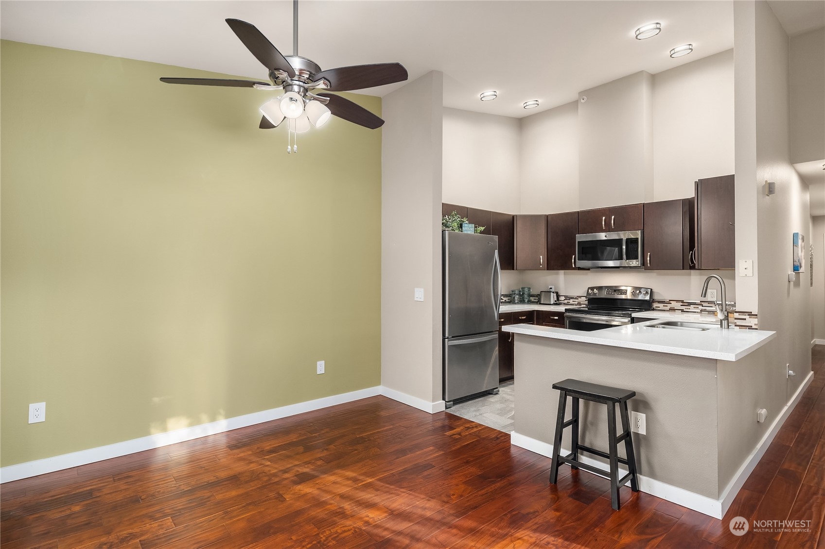 2120 NW Pacific Elm Drive Unit: 2120