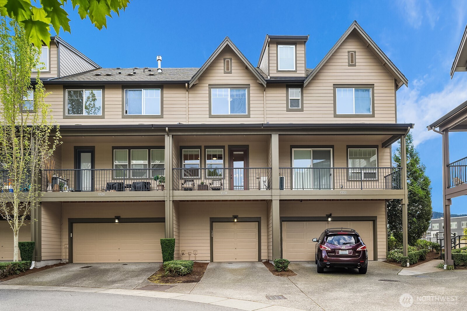 1330 Williamsburg Walk NE