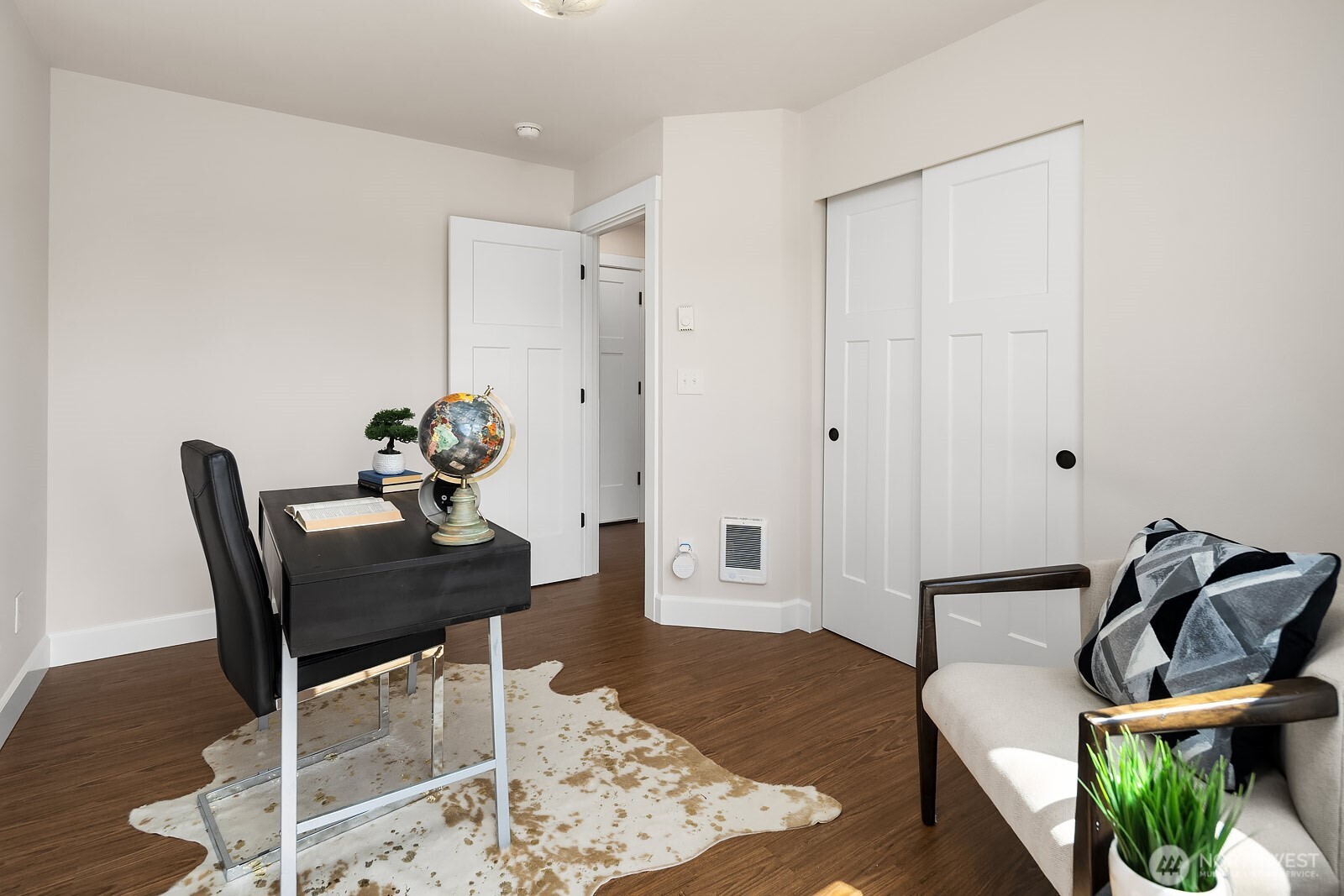 1330 Williamsburg Walk NE