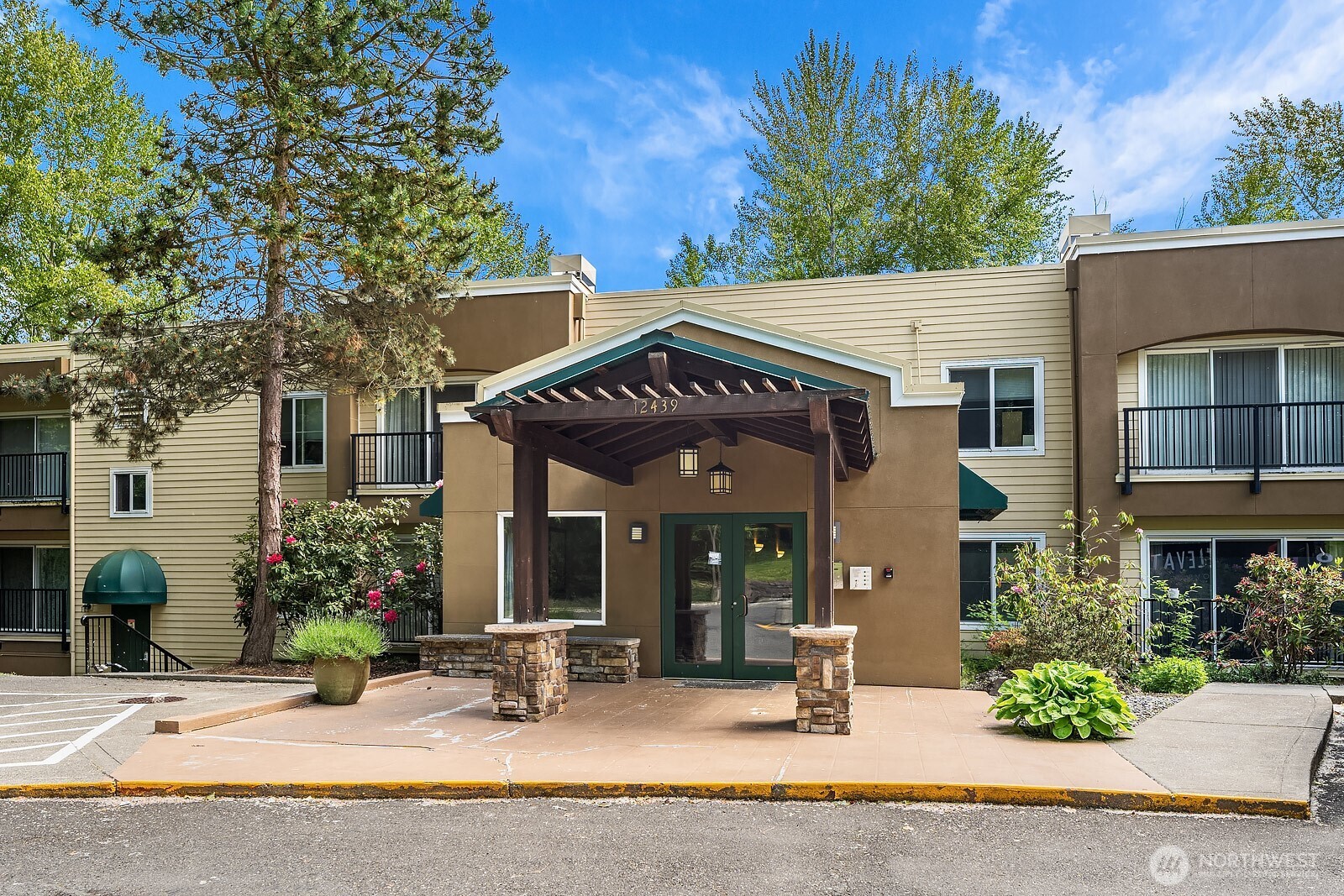 12439 NE Totem Lake Way Unit: 106